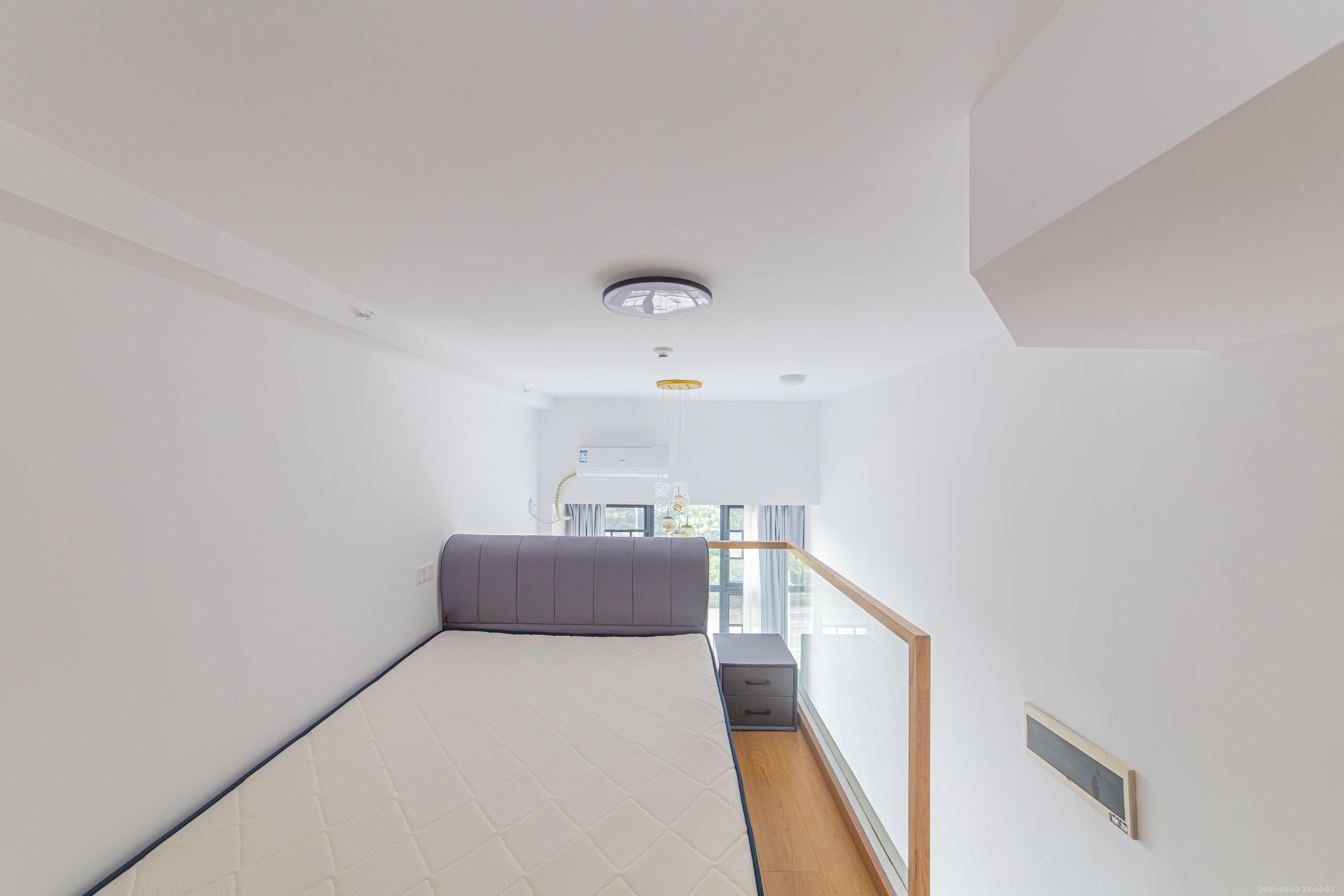 新长海D1站 1室1厅1卫 26.0万 新长海D1站 1室1厅1卫 26.0万卧室