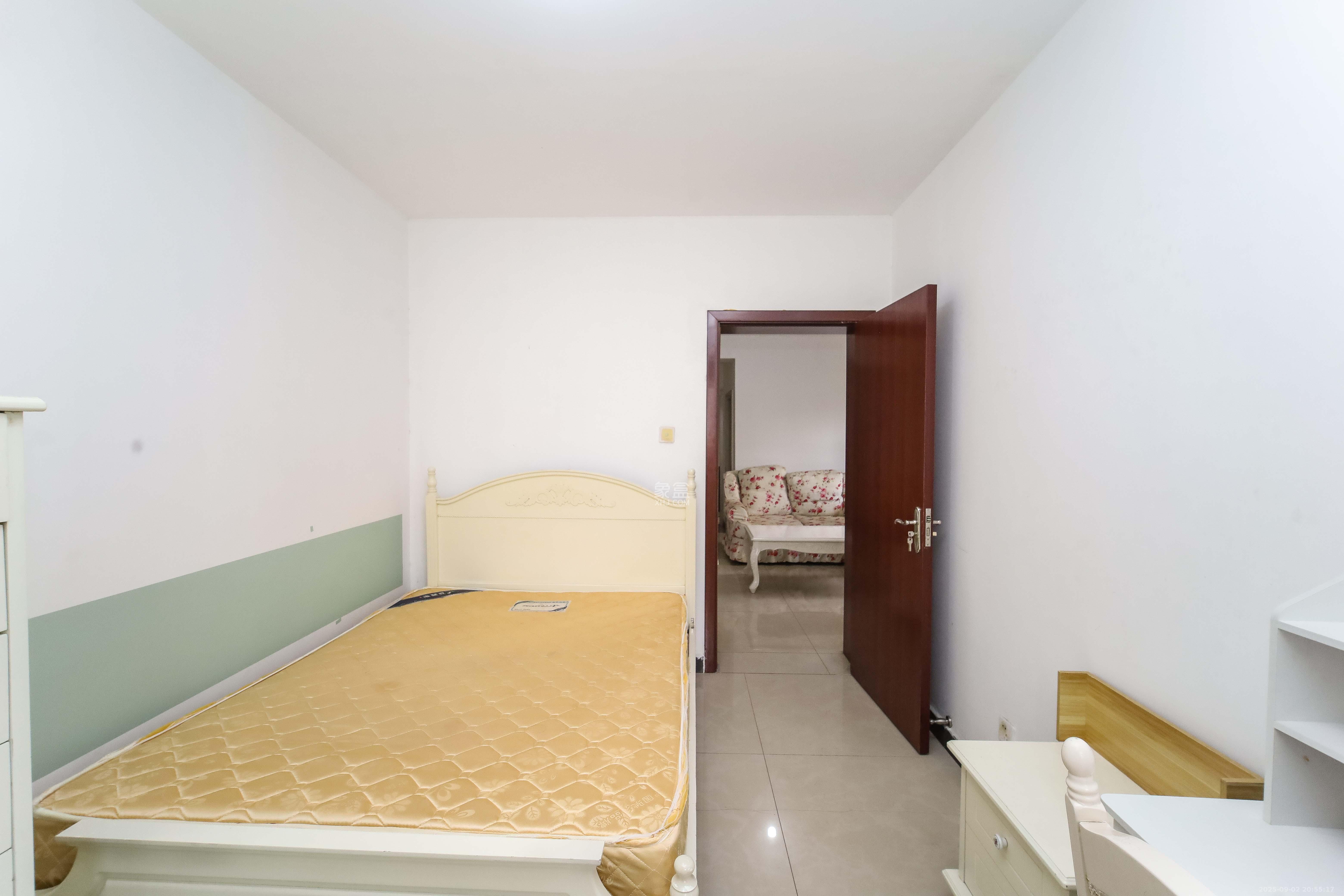 荷花园安置小区  2室2厅1卫    39.0万卧室