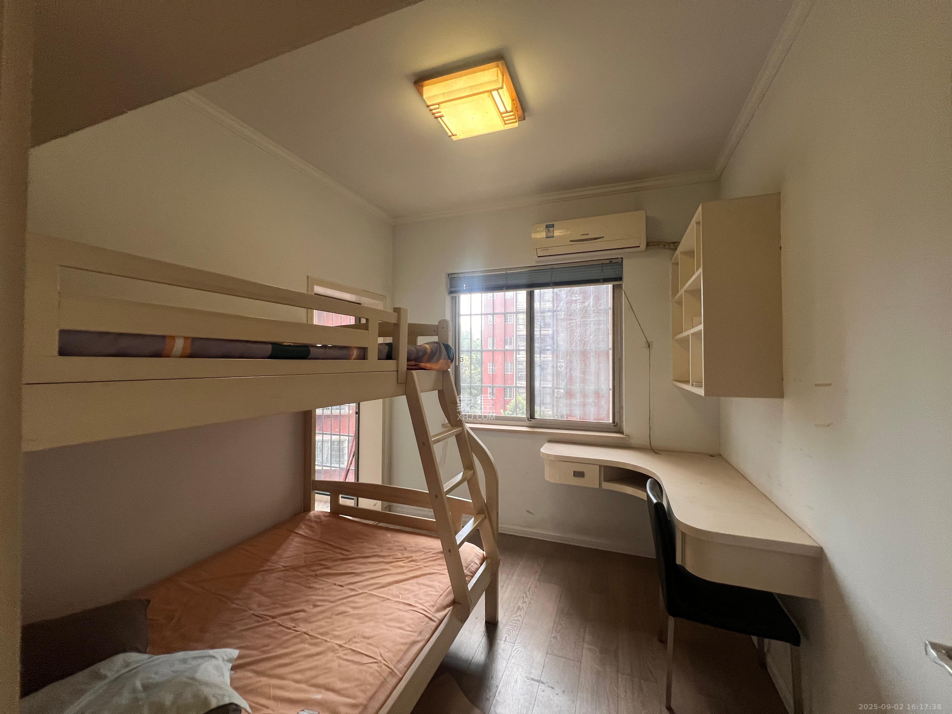 华夏佳园二期 3室2厅2卫 1400.0元/月 华夏佳园二期 3室2厅2卫 1400.0元/月室内图