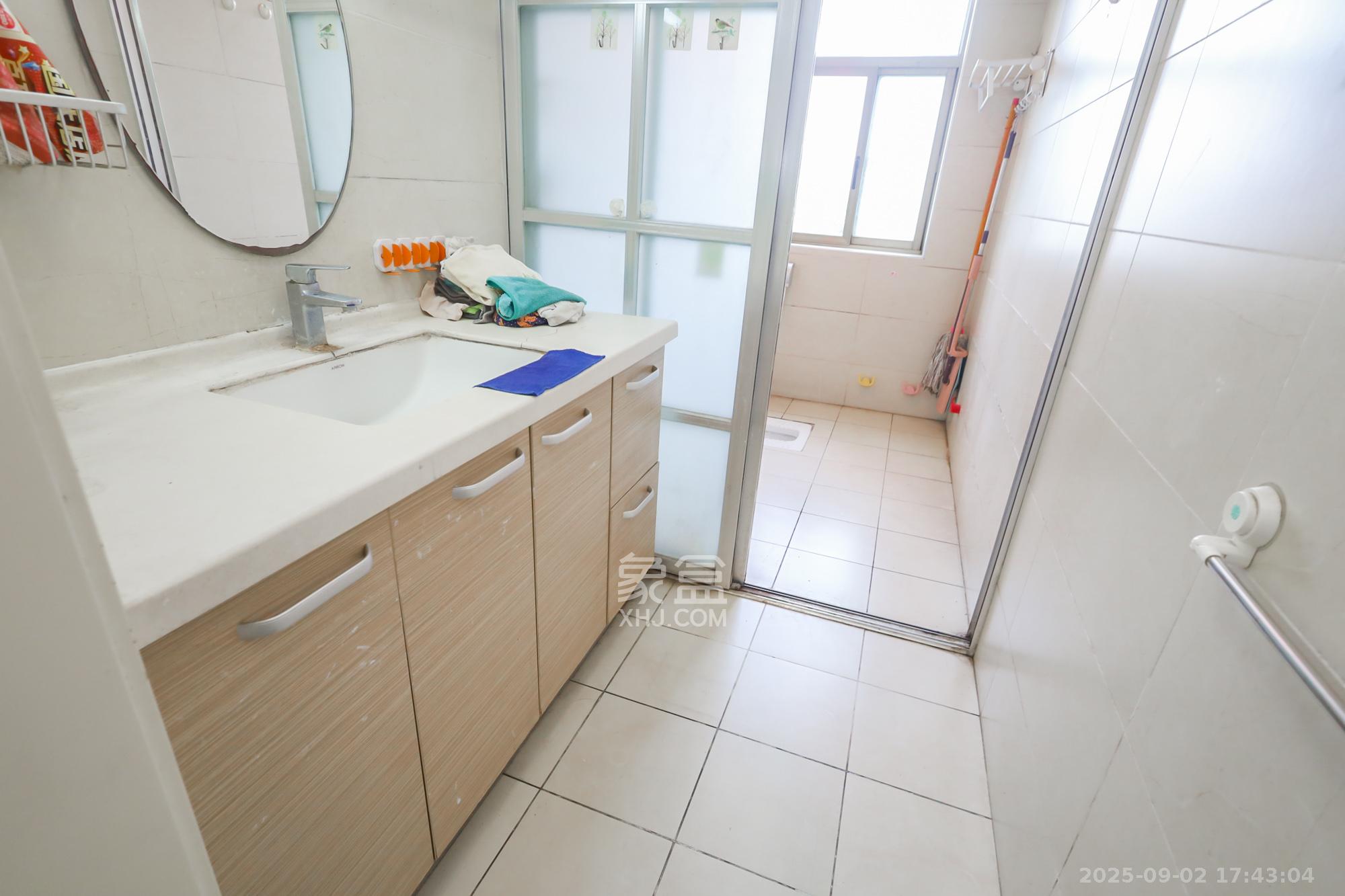 西岸润泽府  4室2厅2卫    133.8万 西岸润泽府  4室2厅2卫    133.8万卫生间