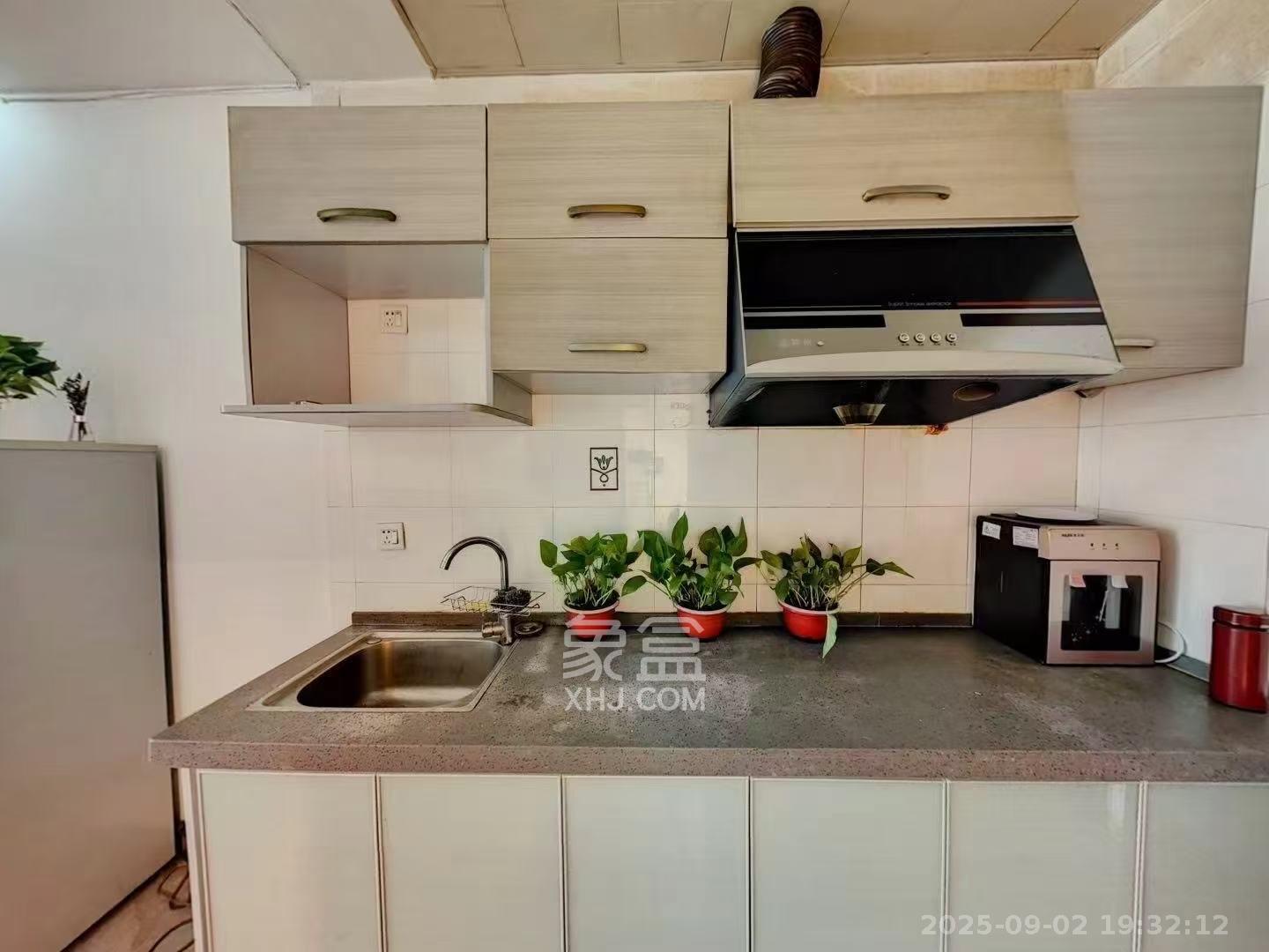 YO领域(领御大厦) 1室1厅1卫 1800.0元/月 YO领域(领御大厦) 1室1厅1卫 1800.0元/月室内图