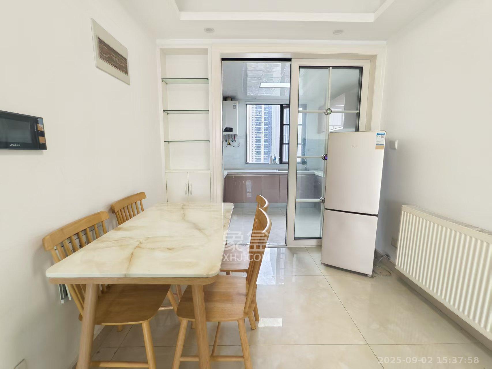 中国铁建洋湖苑  3室2厅2卫    2400.0元/月室内图