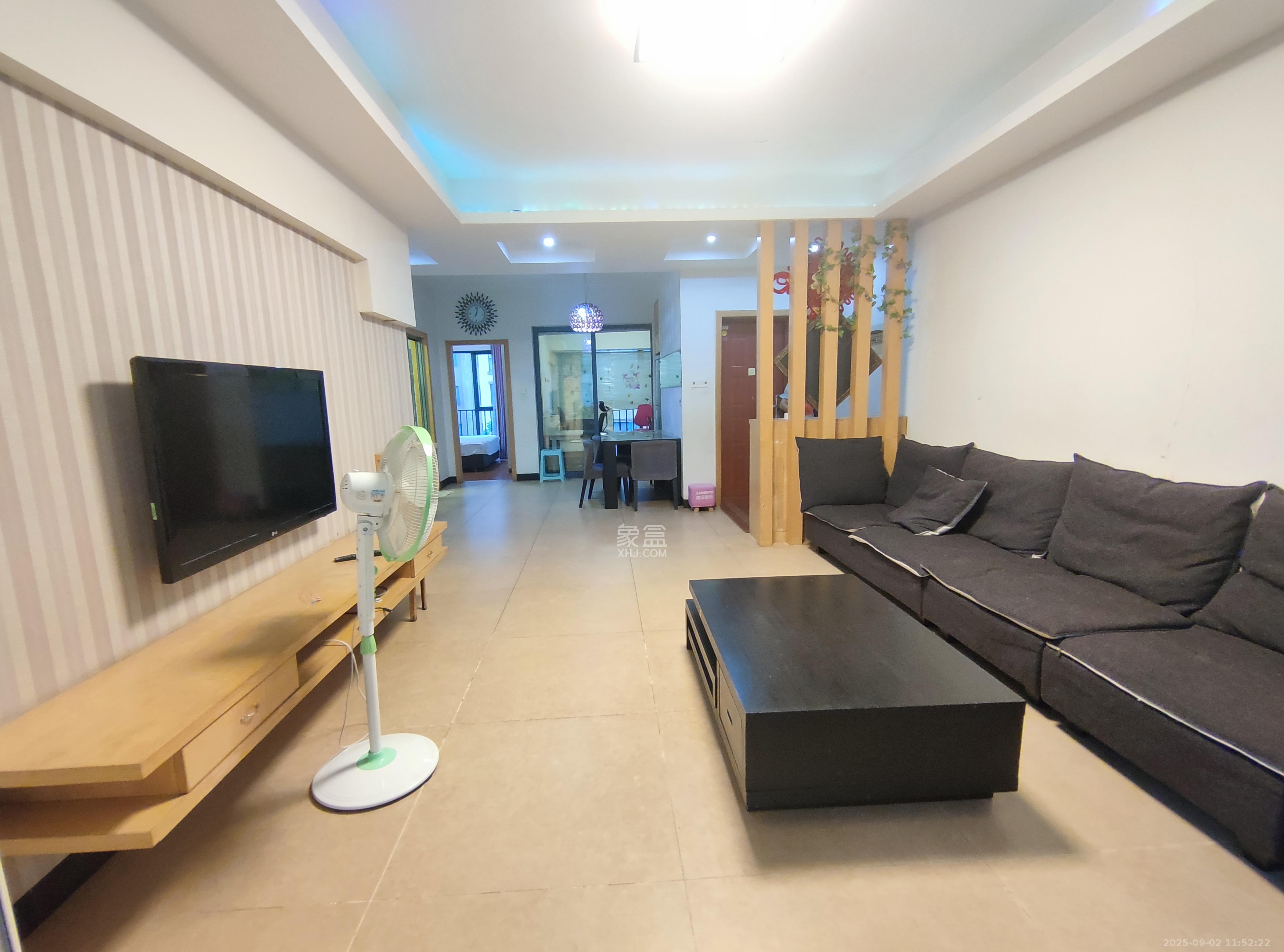 中城丽景香山园  3室2厅1卫    2800.0元/月 中城丽景香山园  3室2厅1卫    2800.0元/月室内图