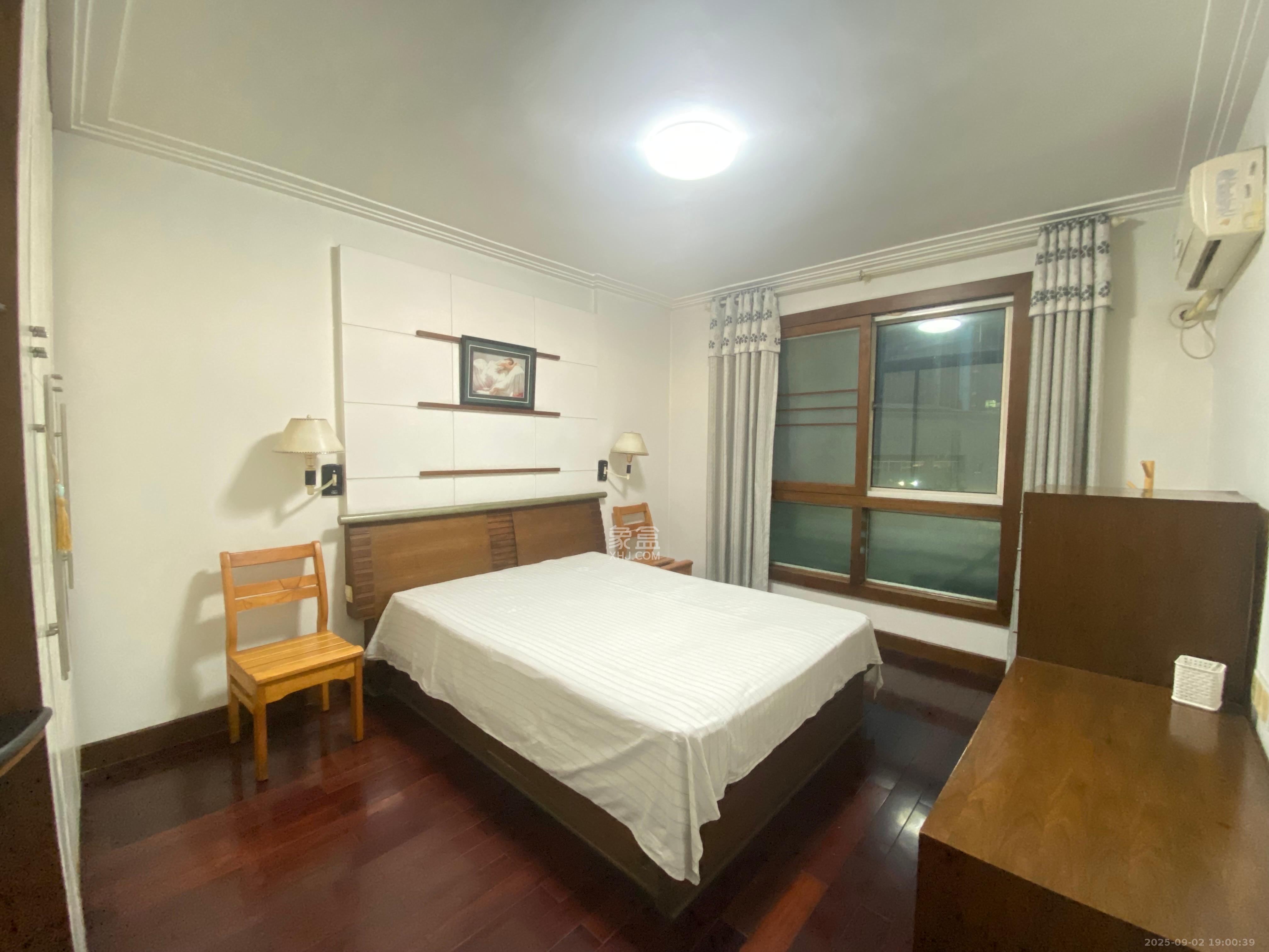 定王台公寓  3室2厅2卫    3500.0元/月 定王台公寓  3室2厅2卫    3500.0元/月室内图