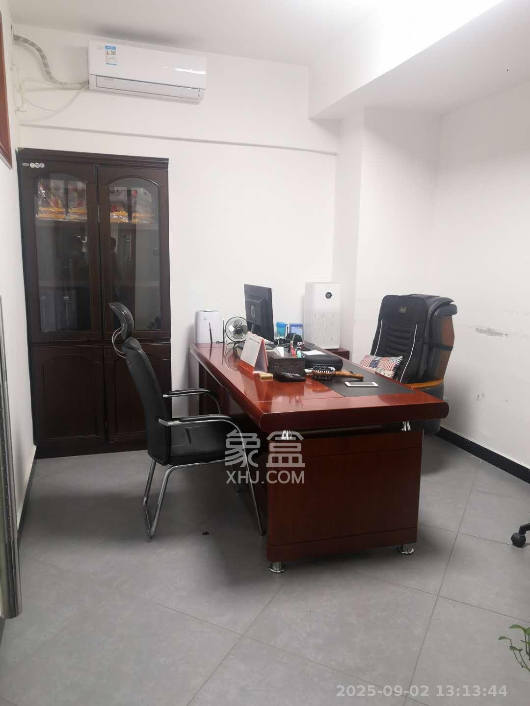 山水湾 1室1厅1卫 1700.0元/月 山水湾 1室1厅1卫 1700.0元/月室内图