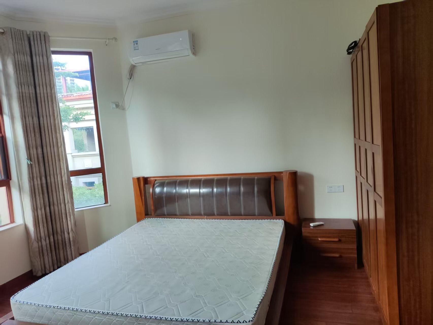 山湖海 5室3厅3卫 4200.0元/月 山湖海 5室3厅3卫 4200.0元/月室内图