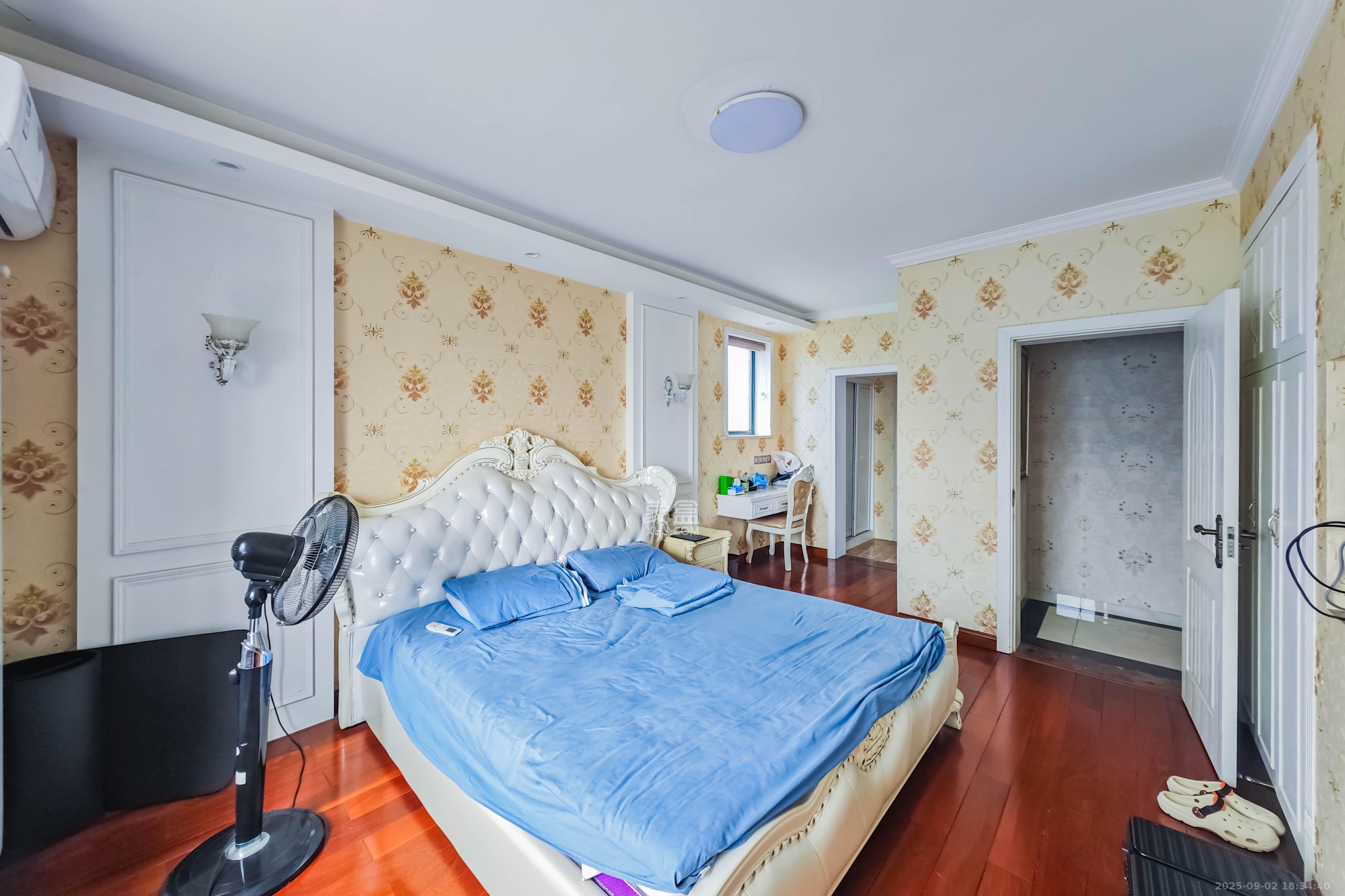 博远大厦(中南院科技综合大厦) 4室2厅2卫 165.0万 博远大厦(中南院科技综合大厦) 4室2厅2卫 165.0万卧室