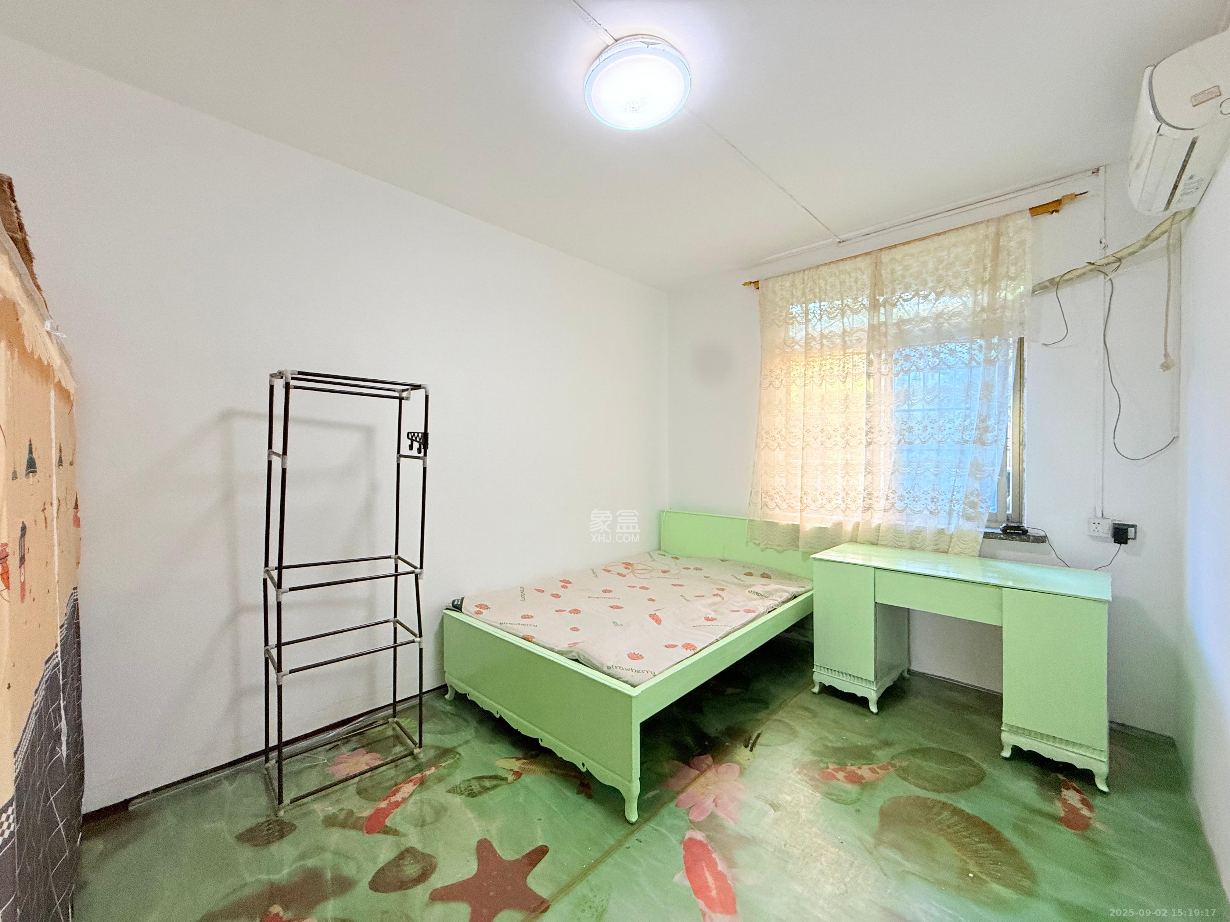 中南家园  2室1厅1卫    1300.0元/月室内图