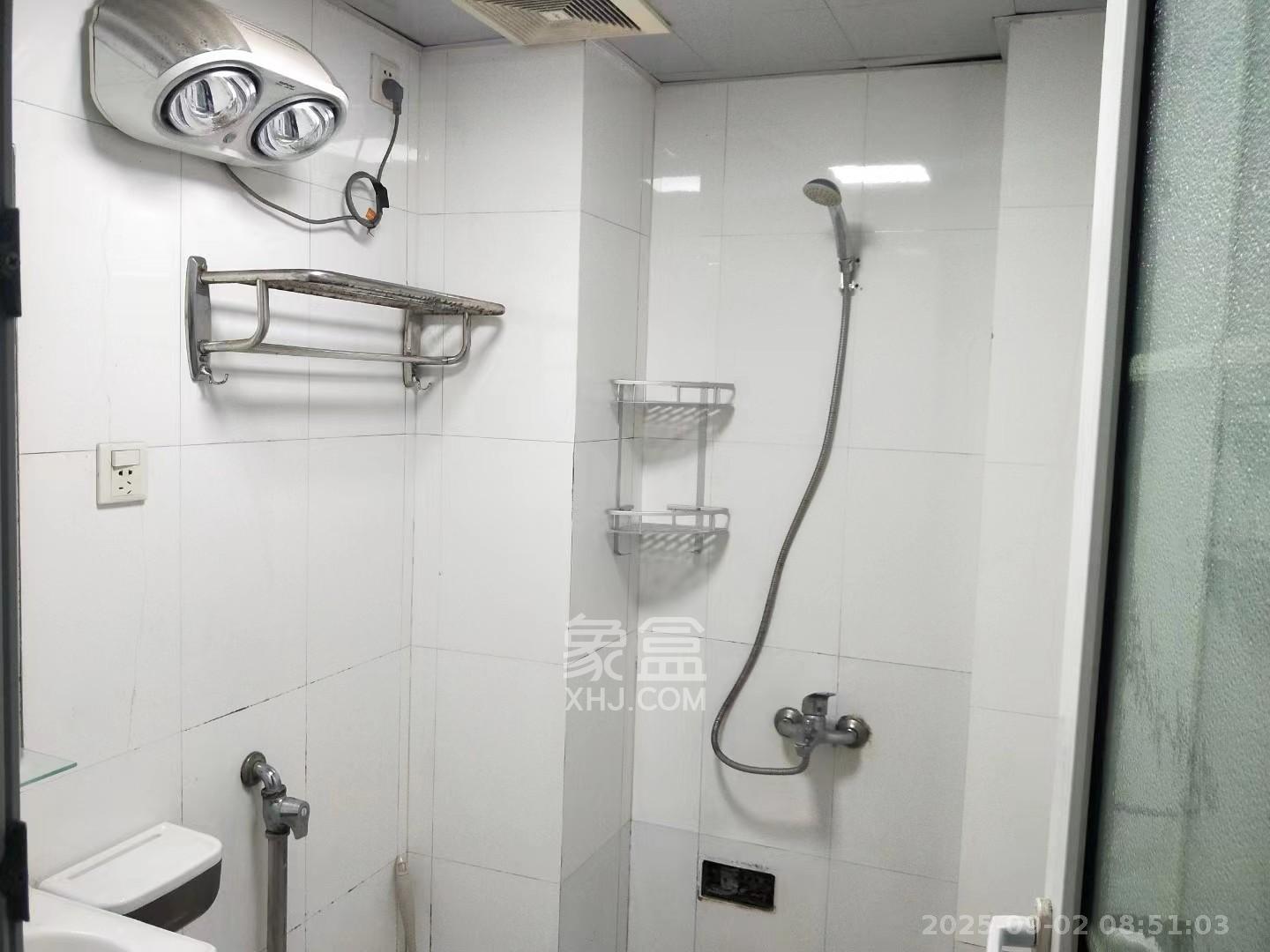 玛依拉山庄  1室1厅1卫   1900.00元/月室内图