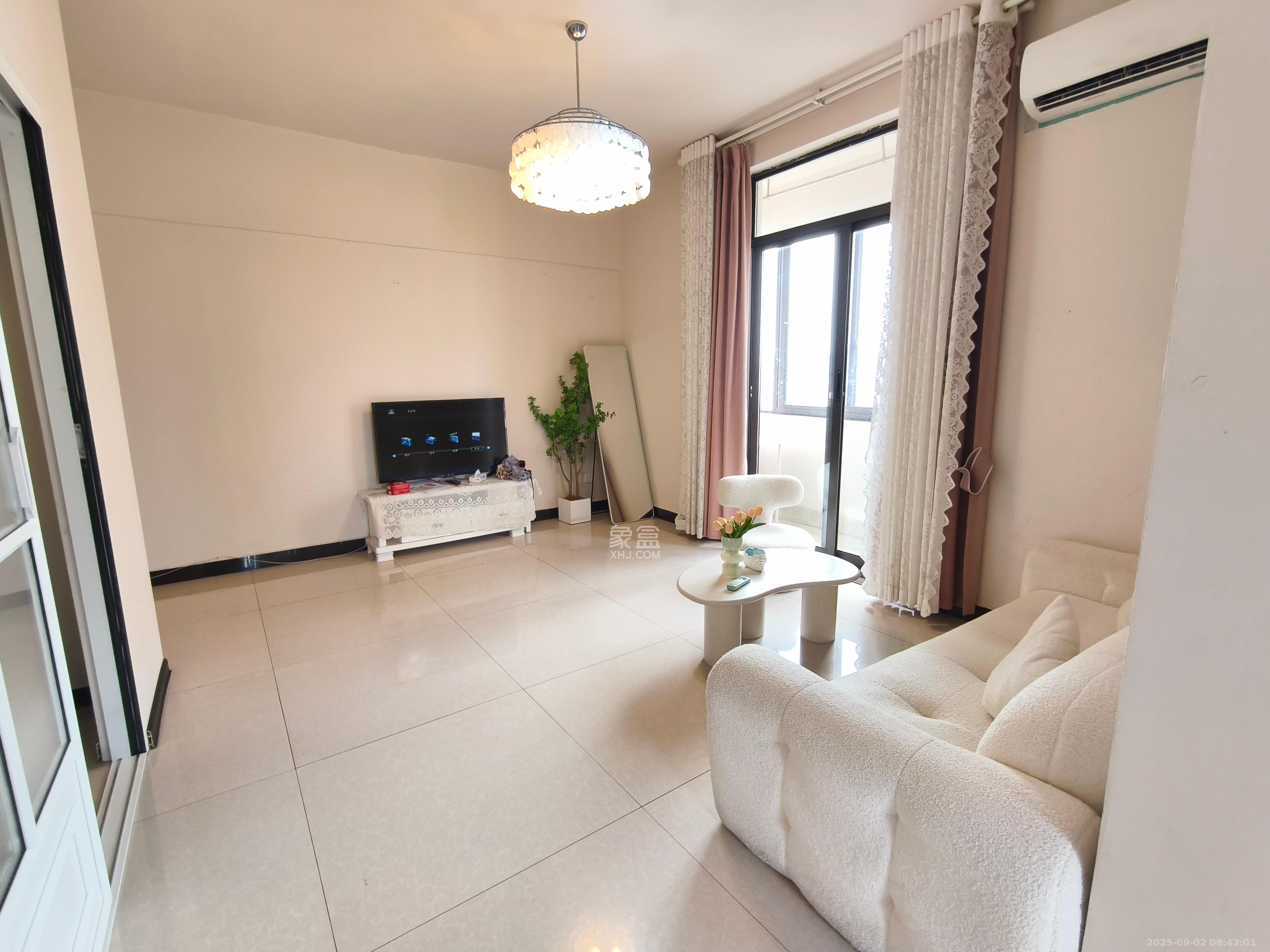 钱隆樽品(一、二、三期) 3室1厅1卫 2500.0元/月 钱隆樽品(一、二、三期) 3室1厅1卫 2500.0元/月室内图