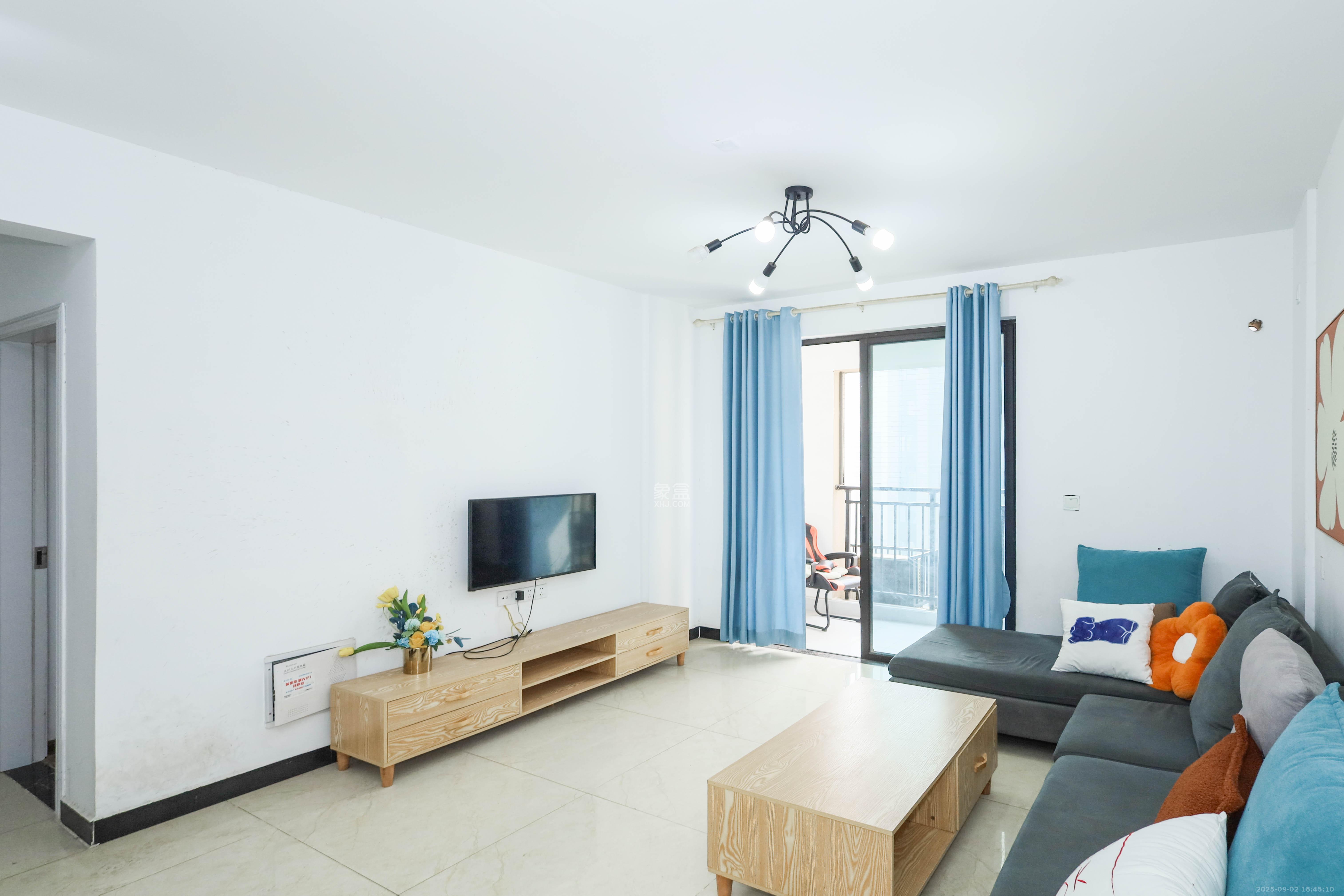 中国铁建梅溪青秀二期 4室2厅2卫 142.0万 中国铁建梅溪青秀二期 4室2厅2卫 142.0万客厅