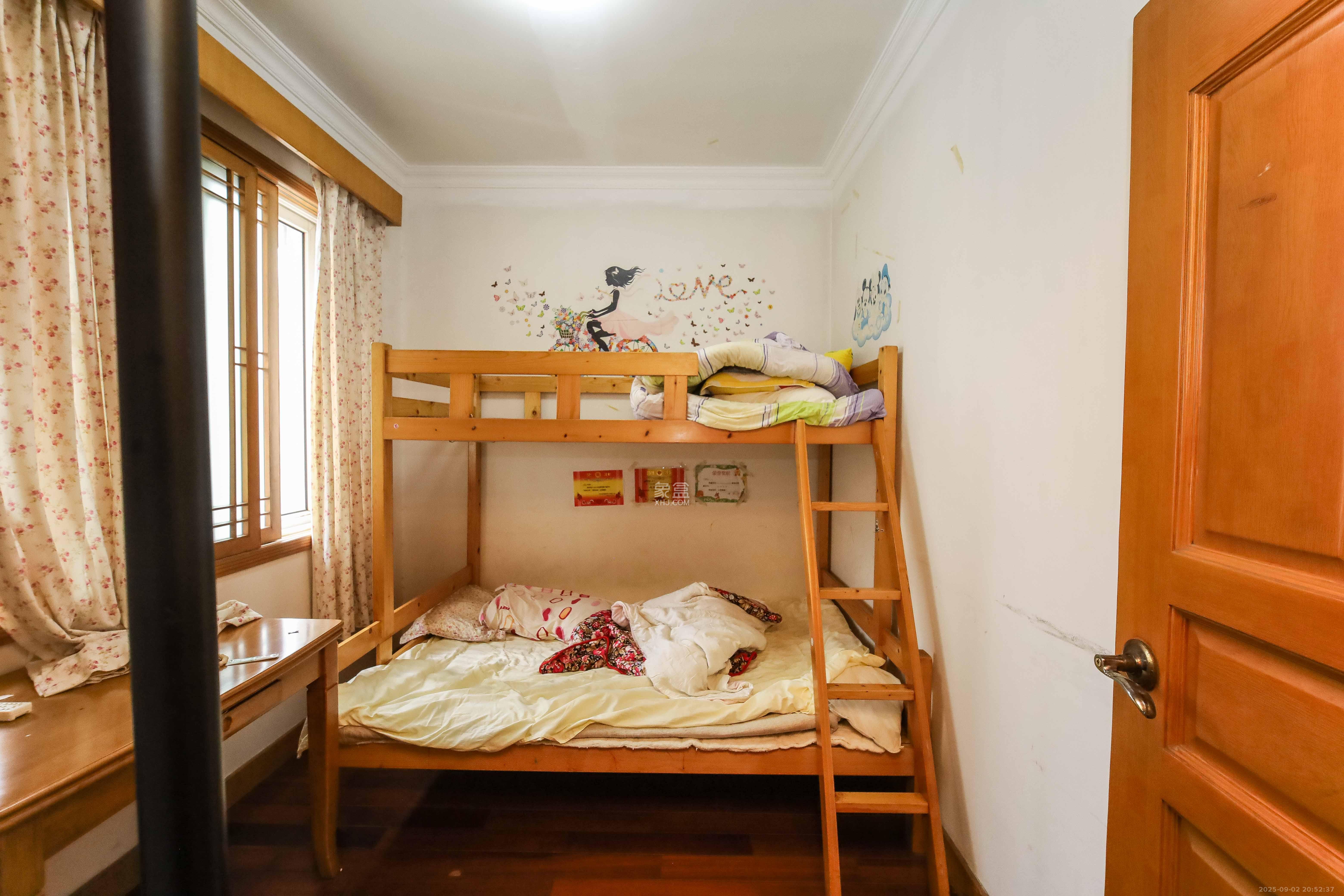 新桥小区  2室1厅1卫    35.0万卧室