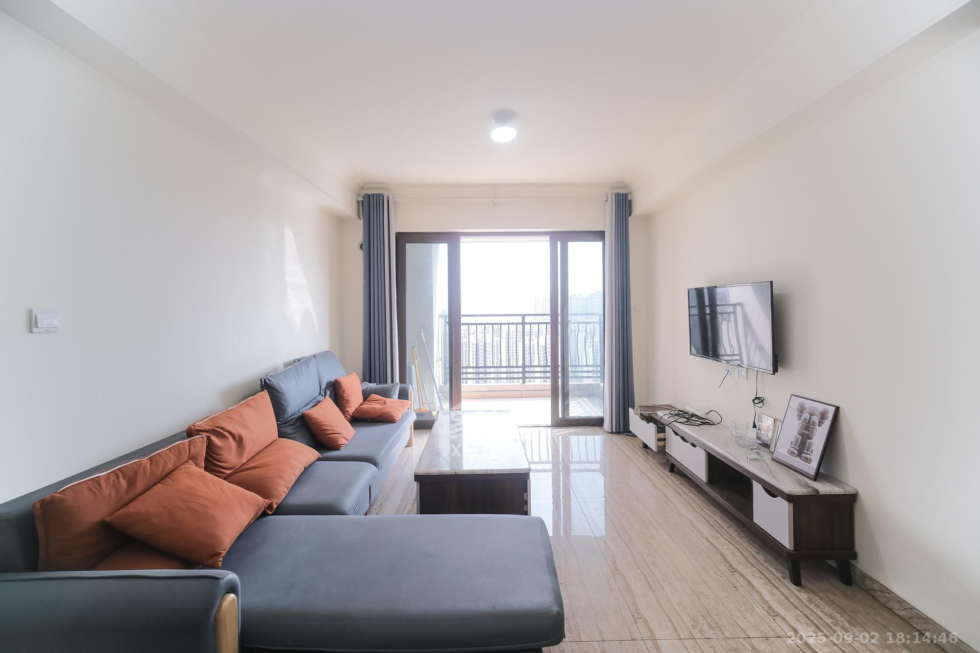 碧桂园翘楚棠  3室2厅2卫    85.0万 碧桂园翘楚棠  3室2厅2卫    85.0万客厅