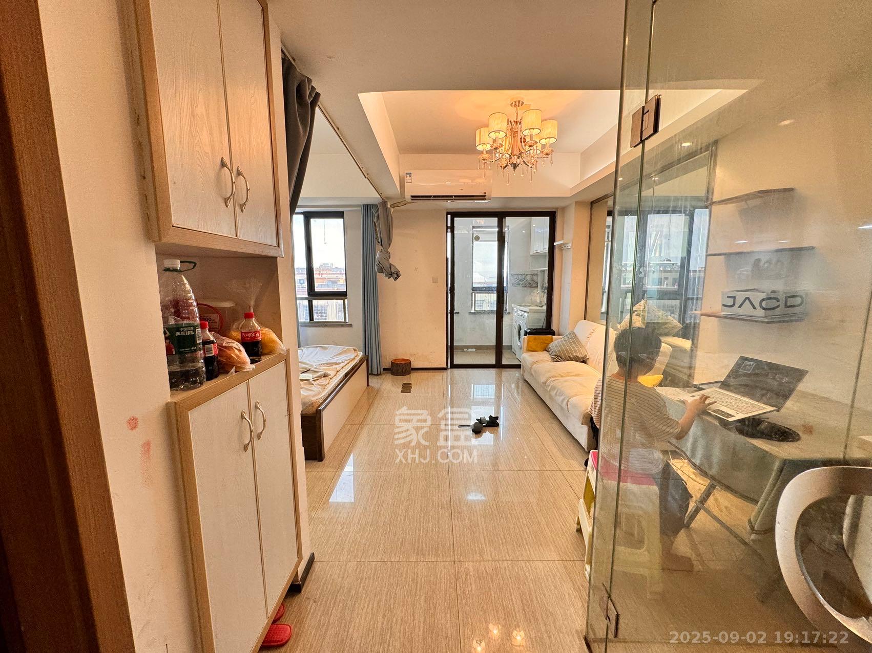 奥林匹克花园贡院三期 1室1厅1卫 1500.0元/月 奥林匹克花园贡院三期 1室1厅1卫 1500.0元/月室内图