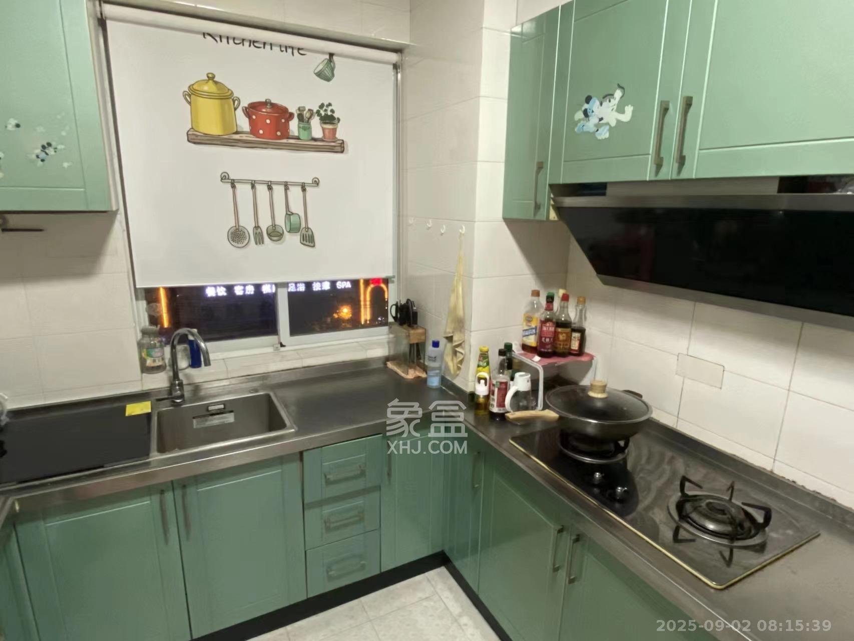 英才园丰颐苑  4室2厅2卫    3500.0元/月 英才园丰颐苑  4室2厅2卫    3500.0元/月室内图