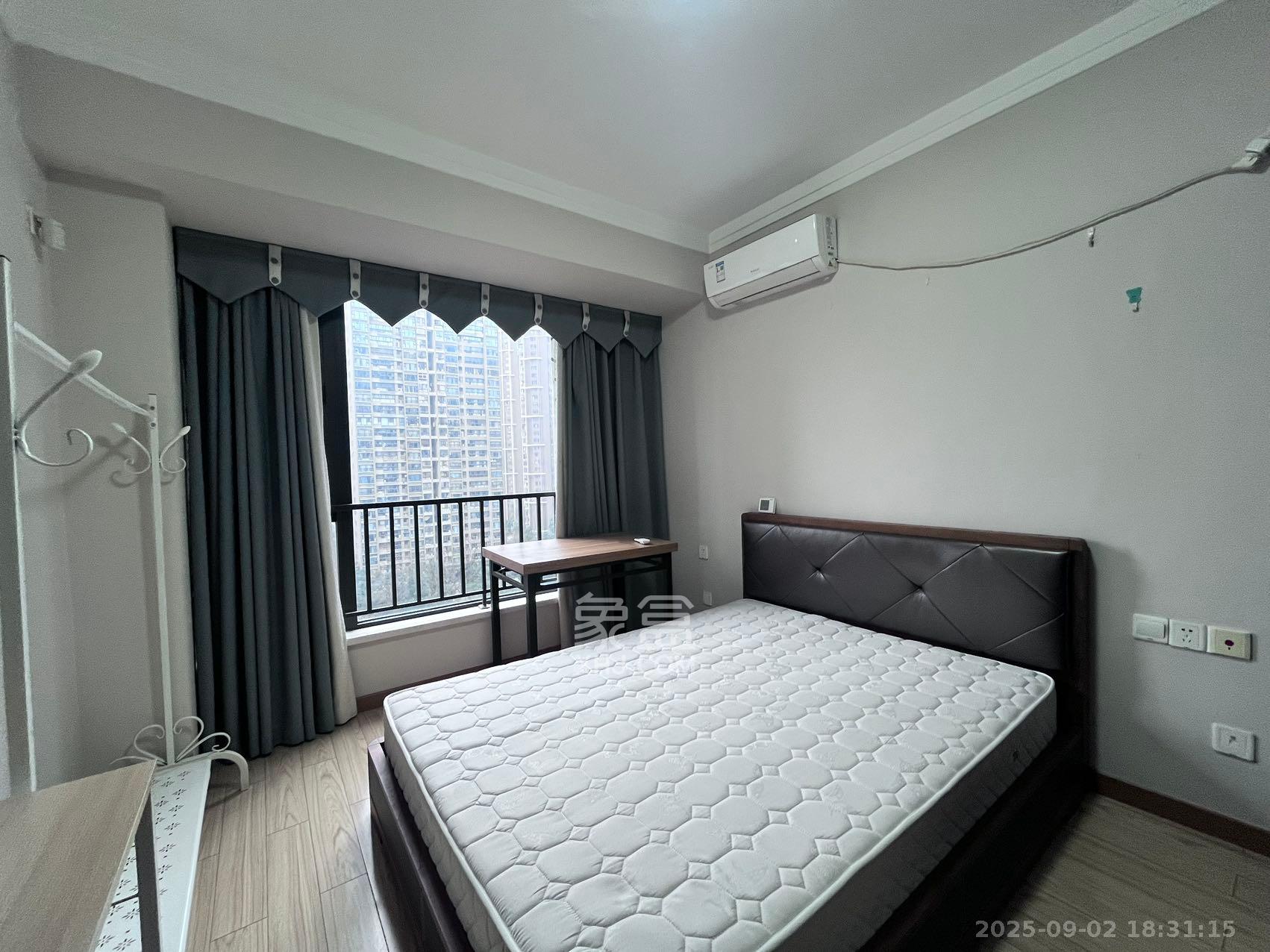 藏珑湖上国际花园  1室1厅1卫    2000.0元/月 藏珑湖上国际花园  1室1厅1卫    2000.0元/月室内图