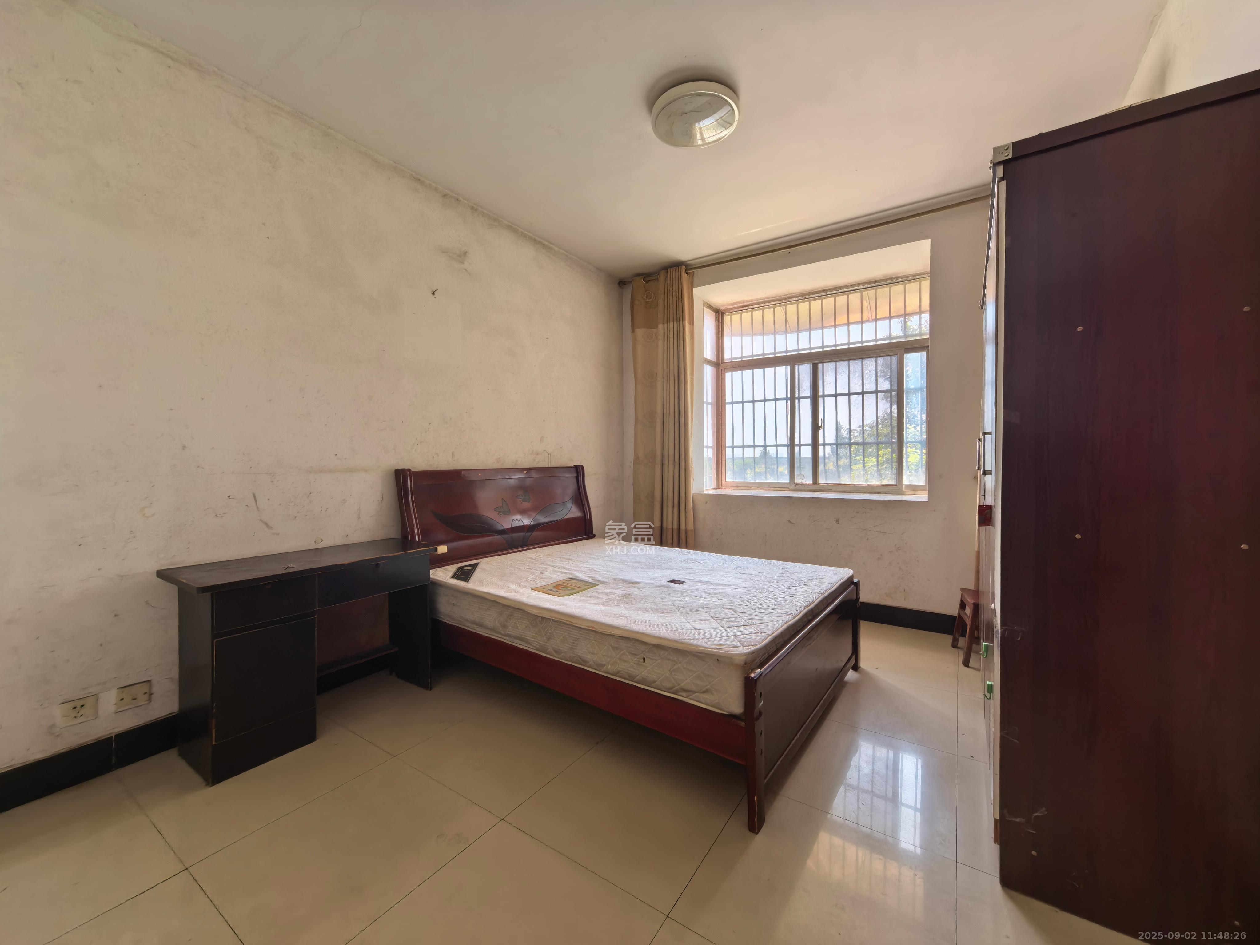 滨河小区 3室2厅1卫 2000.0元/月 滨河小区 3室2厅1卫 2000.0元/月室内图