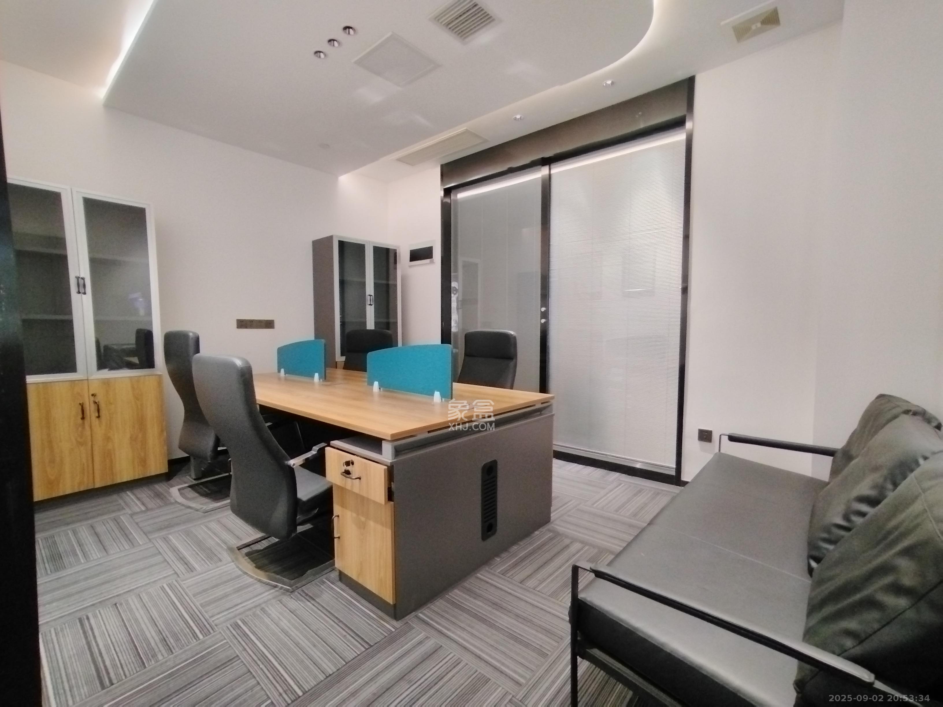 世茂铂曼 5室2厅1卫 10000.0元/月 世茂铂曼 5室2厅1卫 10000.0元/月室内图