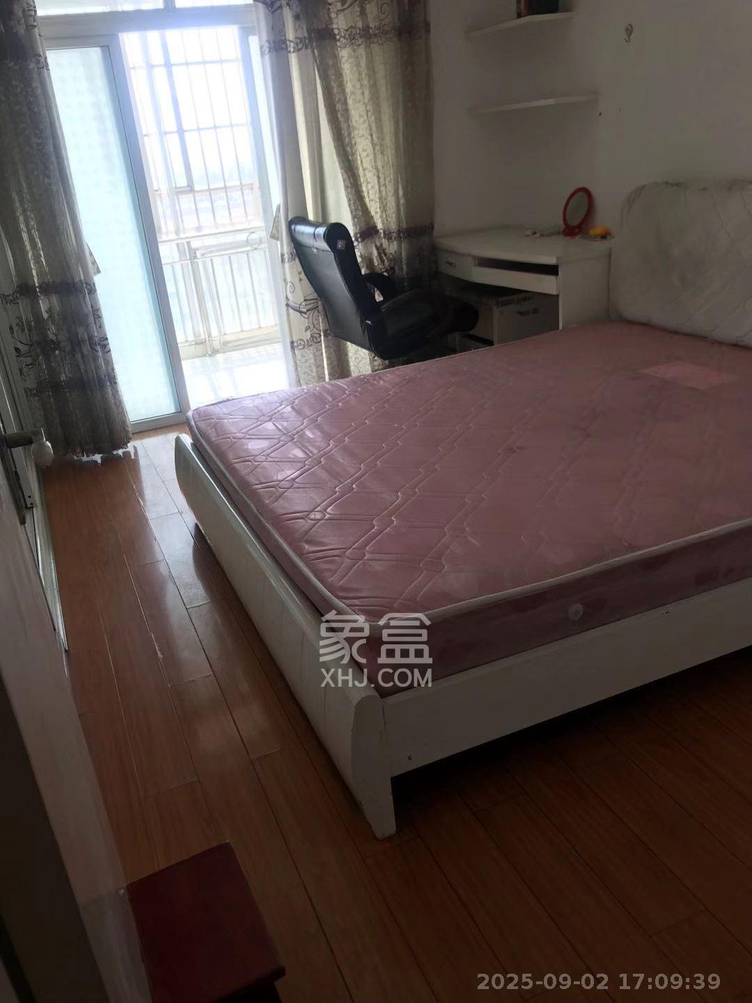 湘绣城 2室1厅1卫 1300.0元/月 湘绣城 2室1厅1卫 1300.0元/月室内图