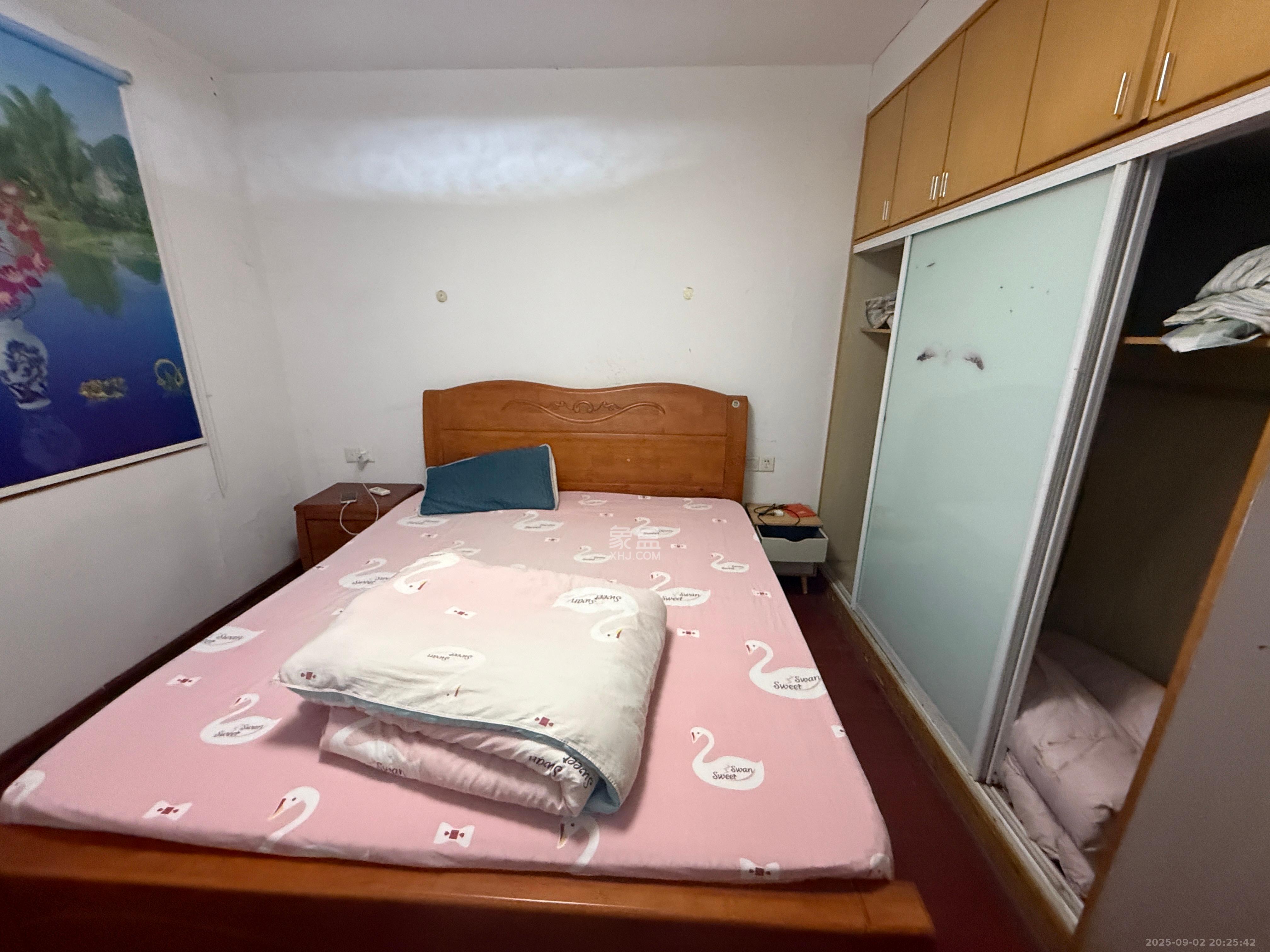 新诚小区  2室2厅1卫   1350.00元/月室内图