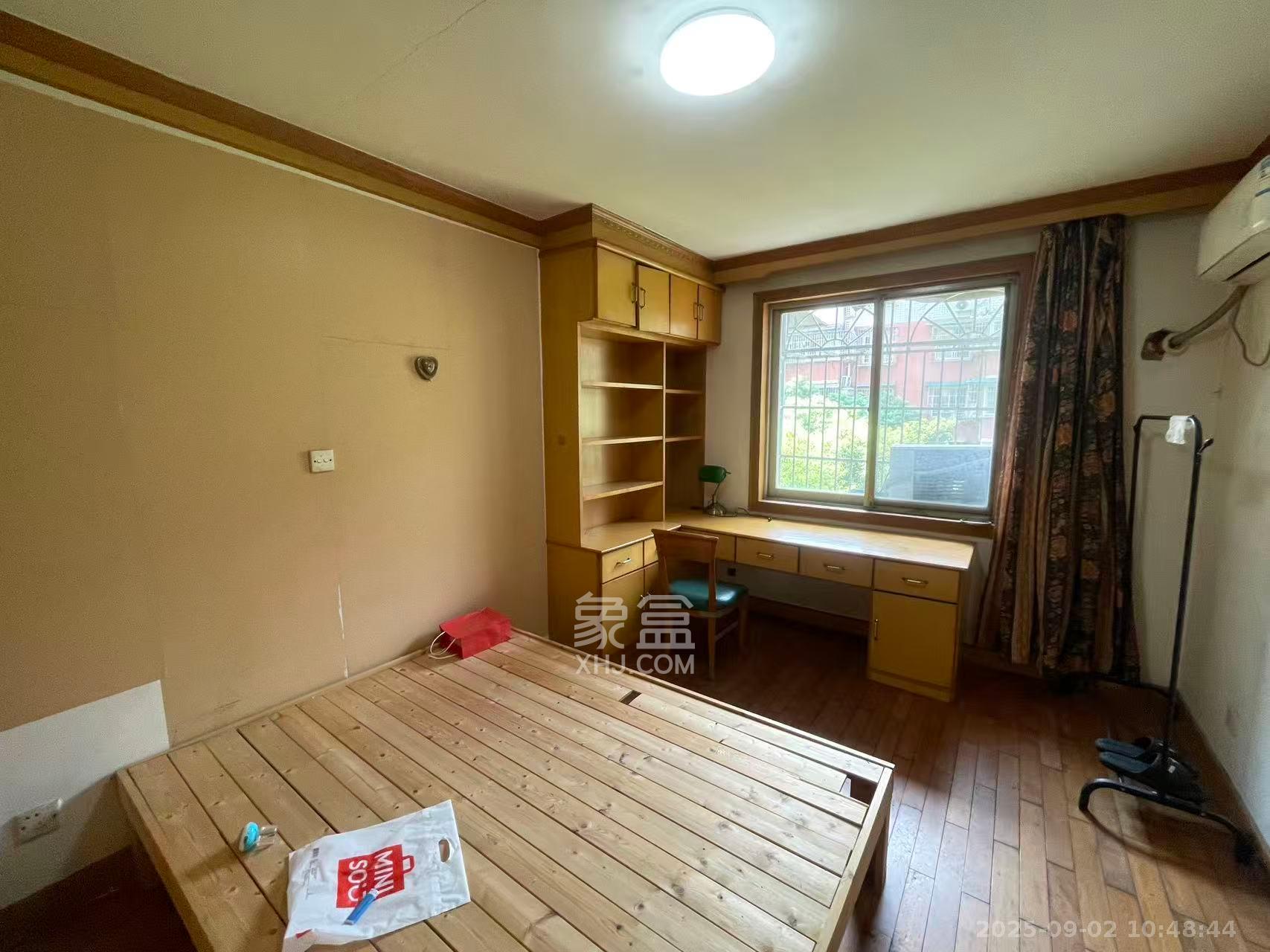 安泰新村 2室1厅1卫 1800.0元/月 安泰新村 2室1厅1卫 1800.0元/月室内图