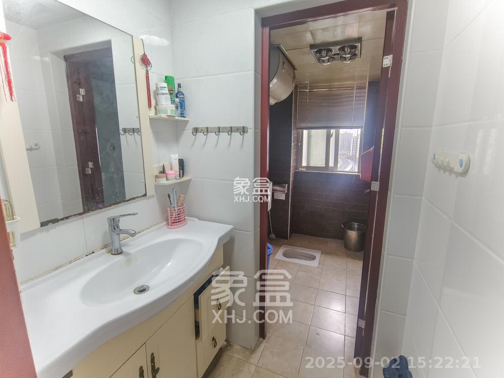 世景华庭  3室2厅2卫    2500.0元/月室内图