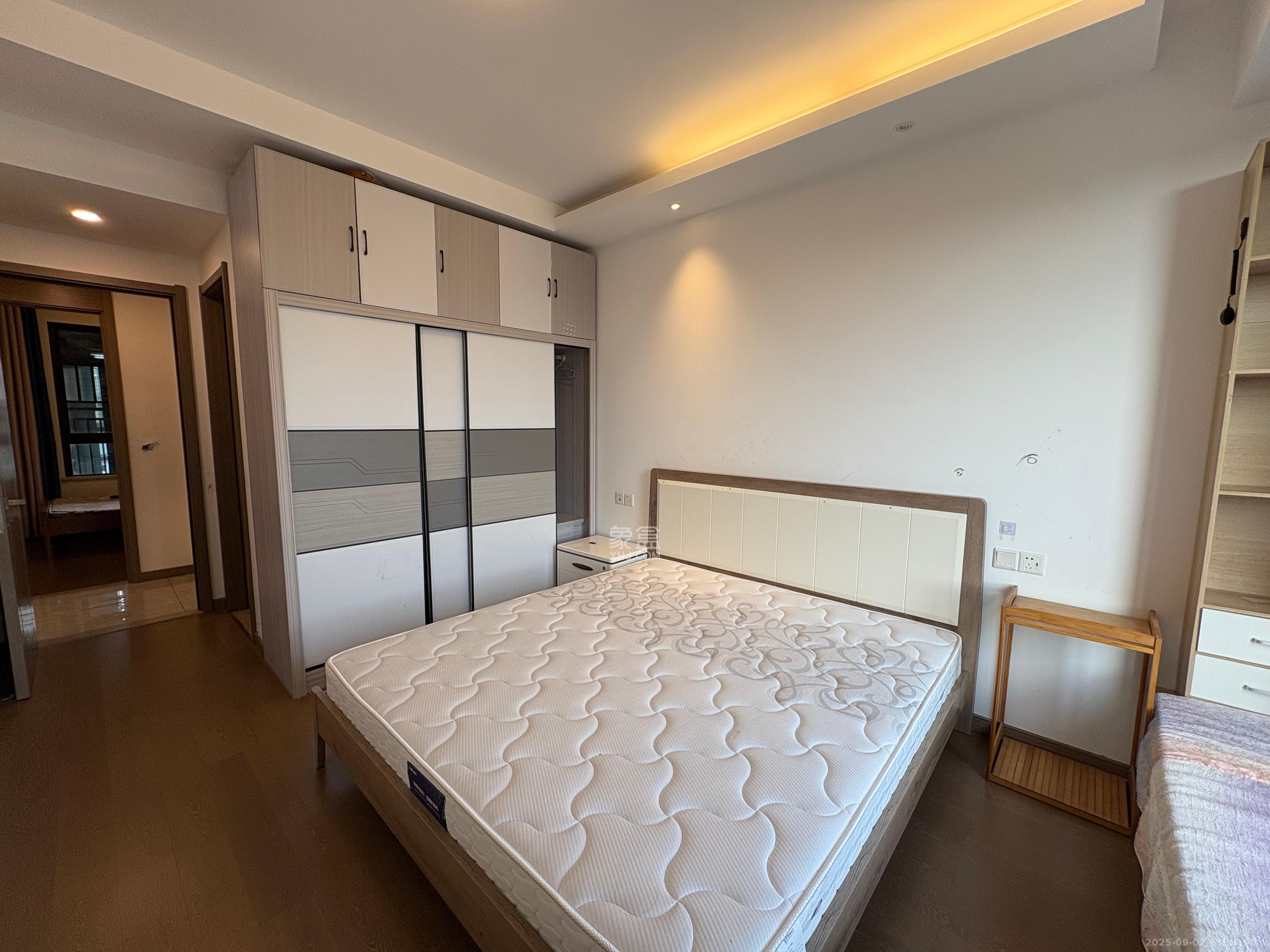 映客龙湖璟翠公馆（映客龙湖璟翠中心）  1室0厅0卫    2800.0元/月室内图