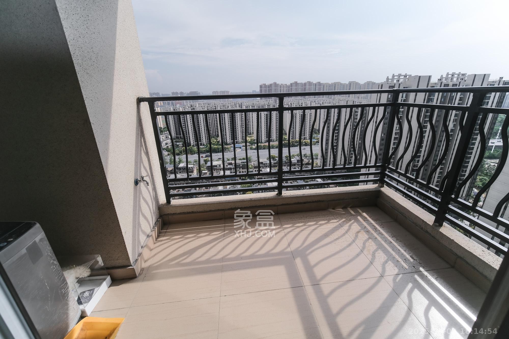 碧桂园翘楚棠  3室2厅2卫    85.0万 碧桂园翘楚棠  3室2厅2卫    85.0万阳台