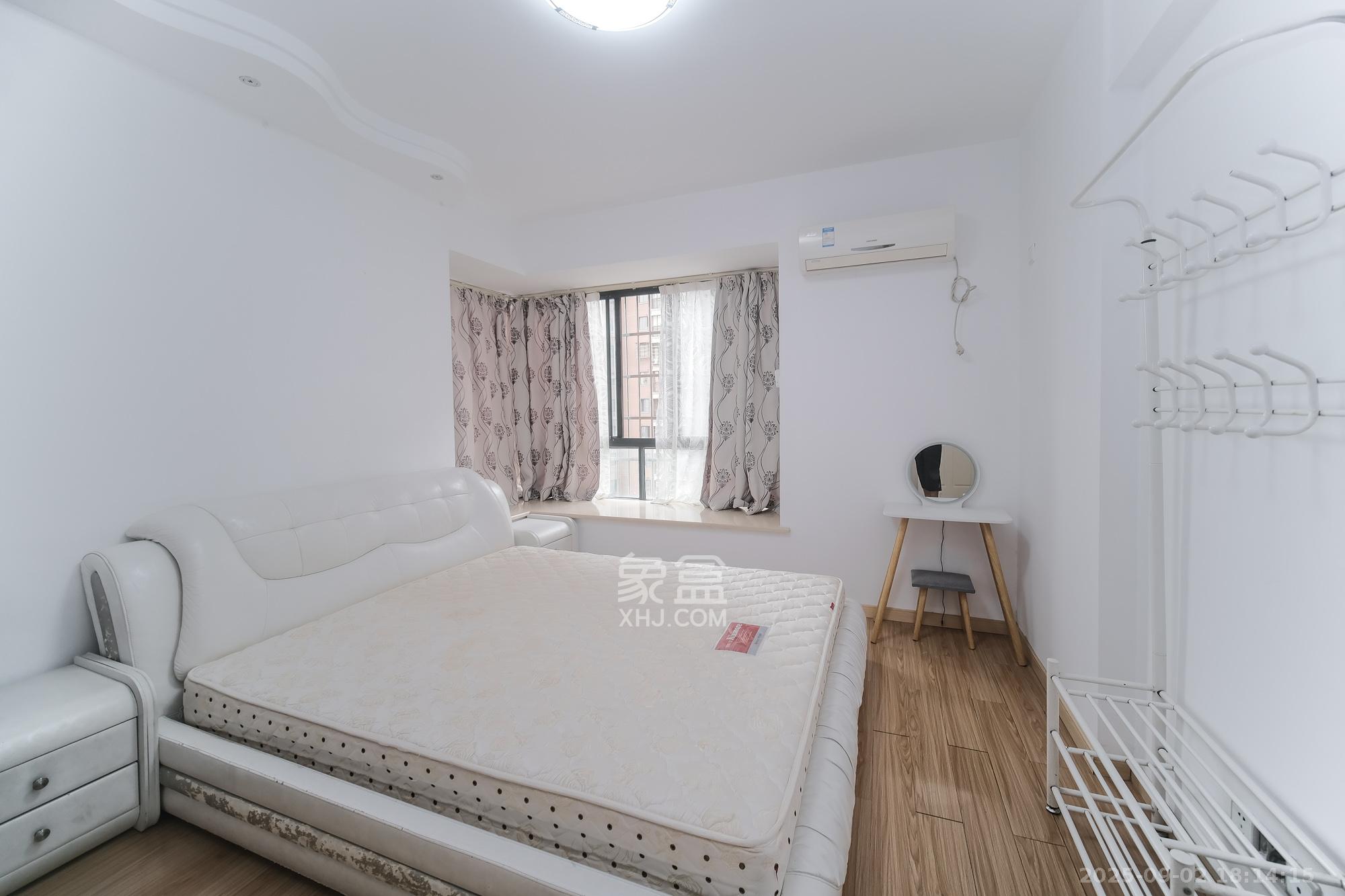 圆梦完美生活  3室2厅2卫    75.0万卧室