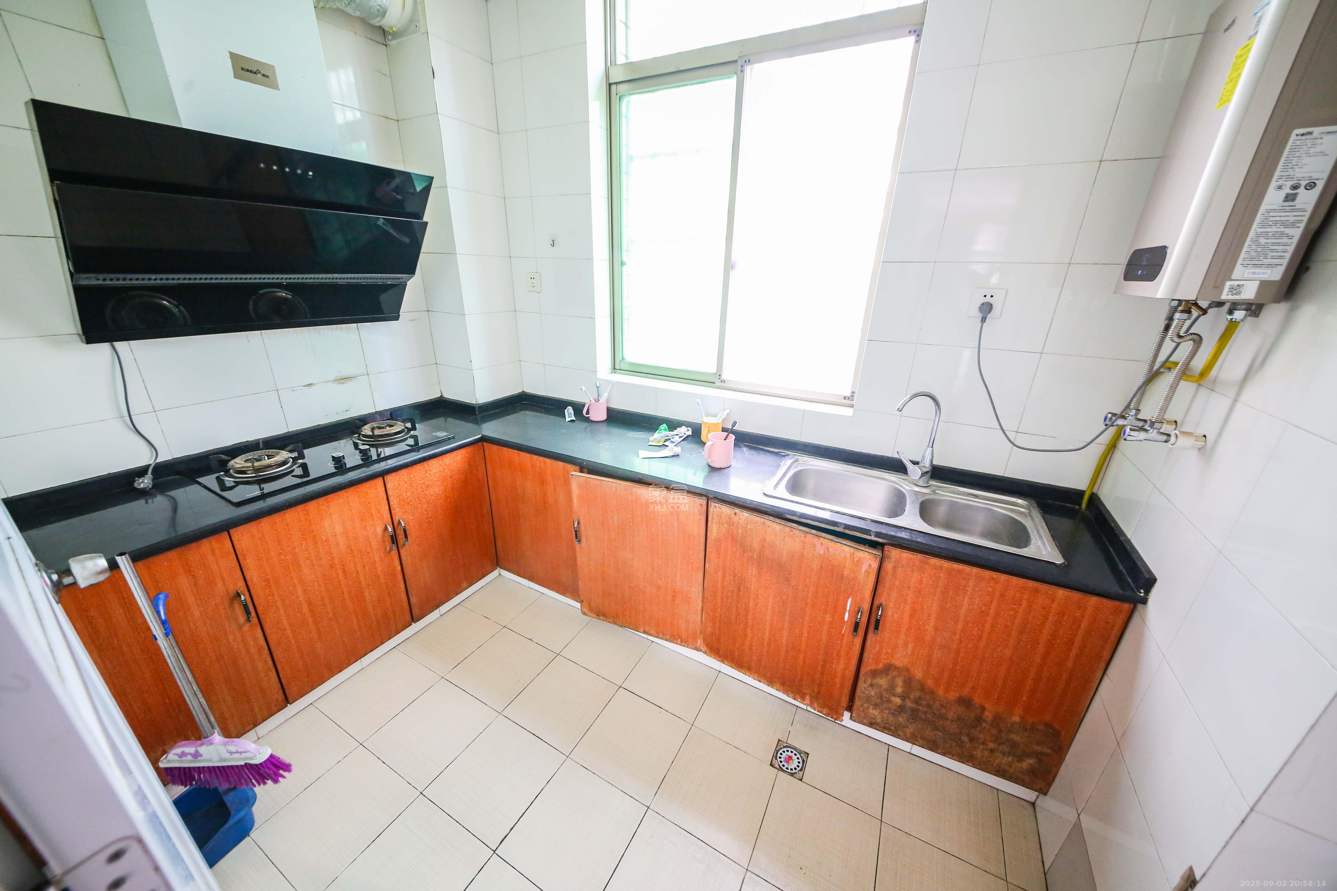 高升小区 3室2厅1卫 43.0万 高升小区 3室2厅1卫 43.0万厨房