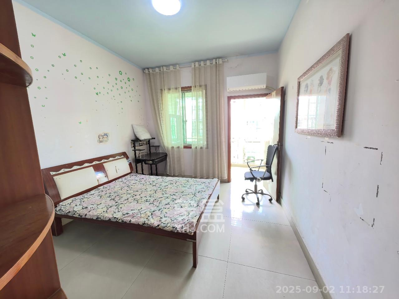 中南汽车世界  2室2厅1卫    1100.0元/月室内图