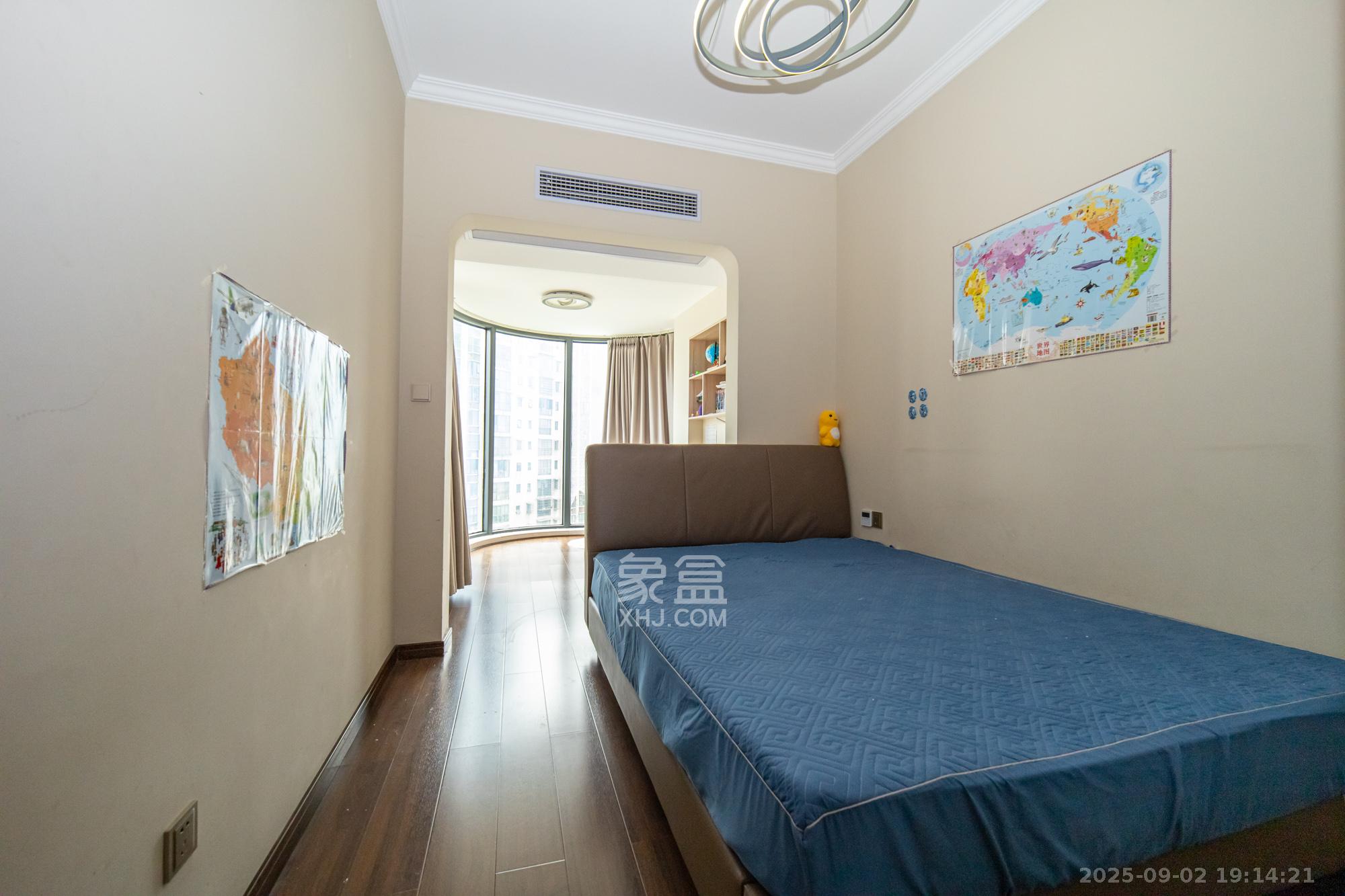 未来现代城  3室2厅1卫    71.8万 未来现代城  3室2厅1卫    71.8万卧室