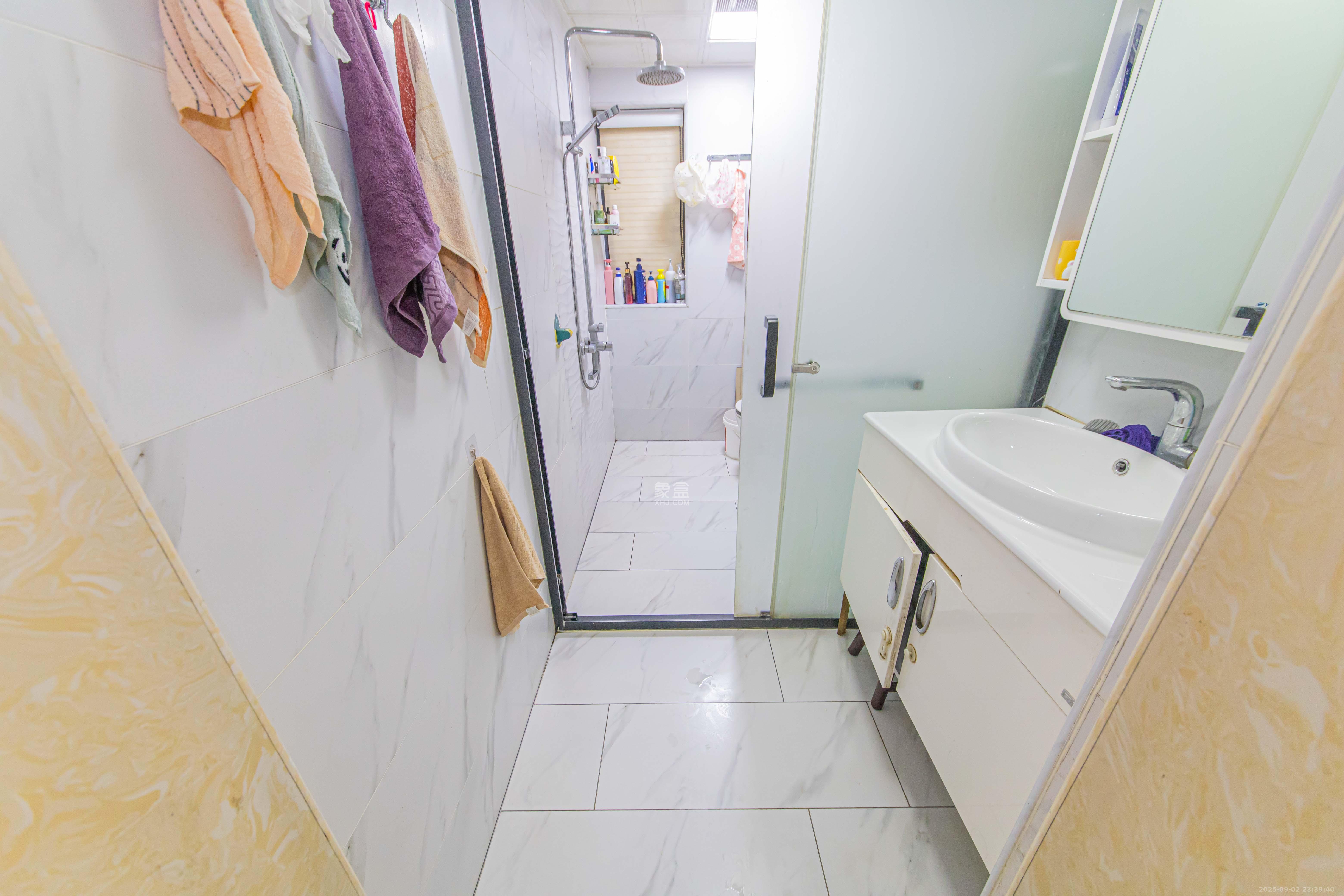 中建芙蓉嘉苑  3室2厅2卫    88.8万 中建芙蓉嘉苑  3室2厅2卫    88.8万卫生间