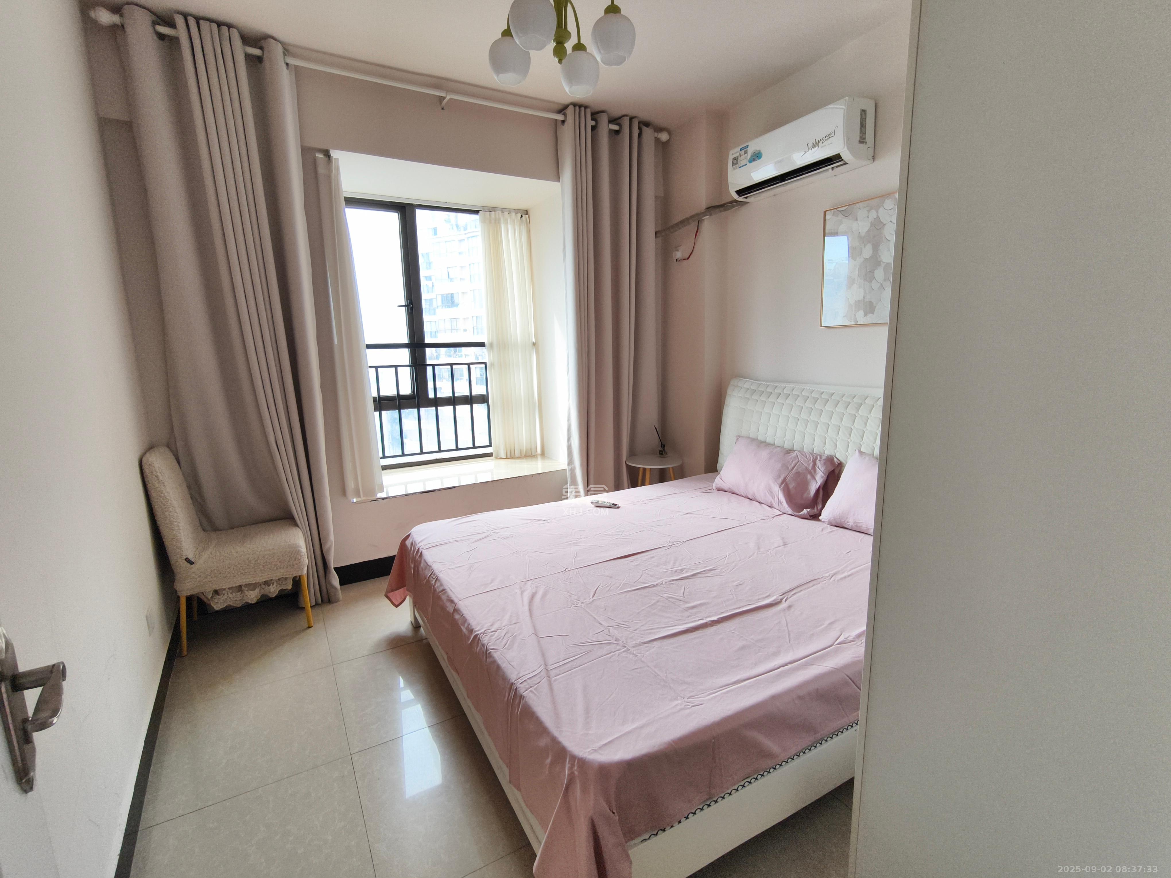 钱隆樽品(一、二、三期)  2室1厅1卫    2200.0元/月室内图