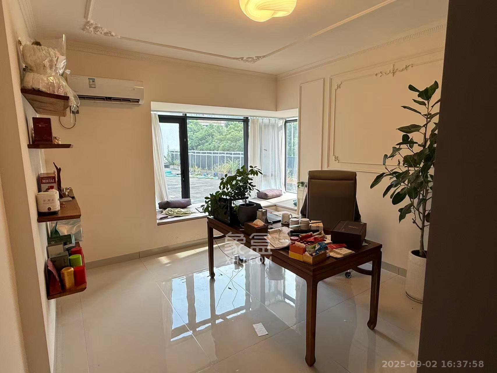 嘉宇盛世华章  3室2厅1卫    4800.0元/月室内图