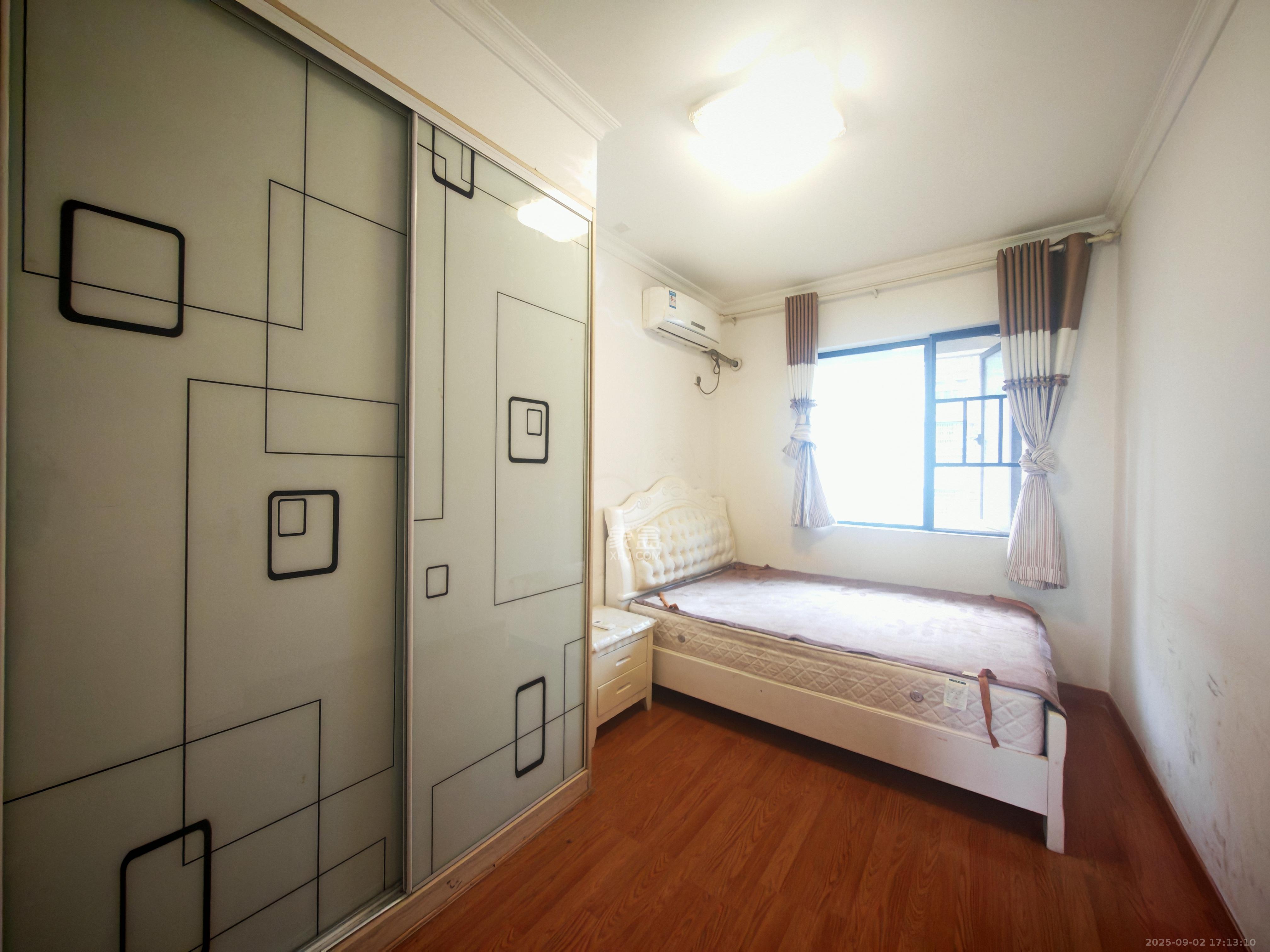 汇一城(汇壹公馆) 3室2厅2卫 2400.00元/月 汇一城(汇壹公馆) 3室2厅2卫 2400.00元/月室内图