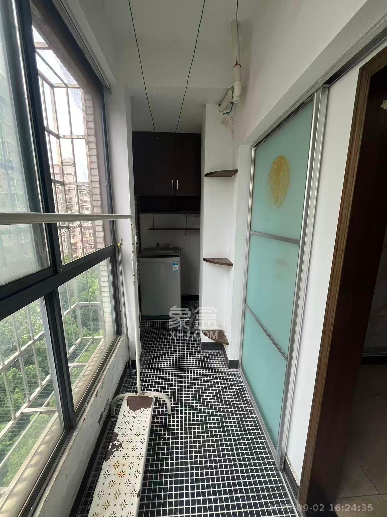 满庭芳小区  1室1厅1卫    1600.0元/月 满庭芳小区  1室1厅1卫    1600.0元/月室内图