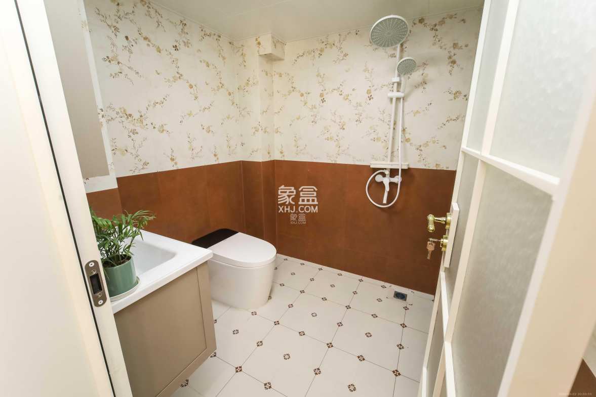 华雅林语苑 1室1厅1卫 40.0万 华雅林语苑 1室1厅1卫 40.0万卫生间