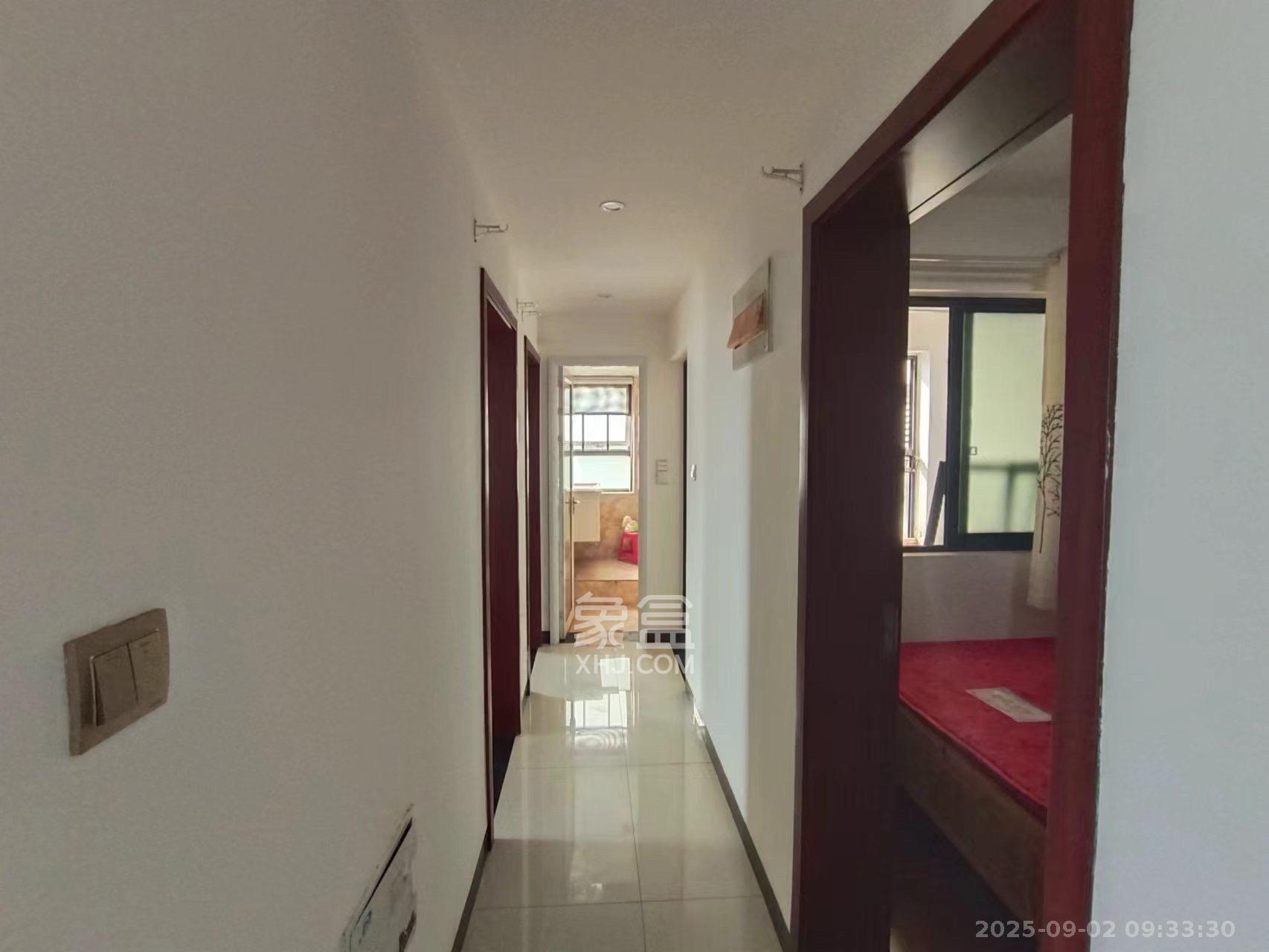 奥克斯广场 1室2厅1卫 3000.0元/月 奥克斯广场 1室2厅1卫 3000.0元/月室内图