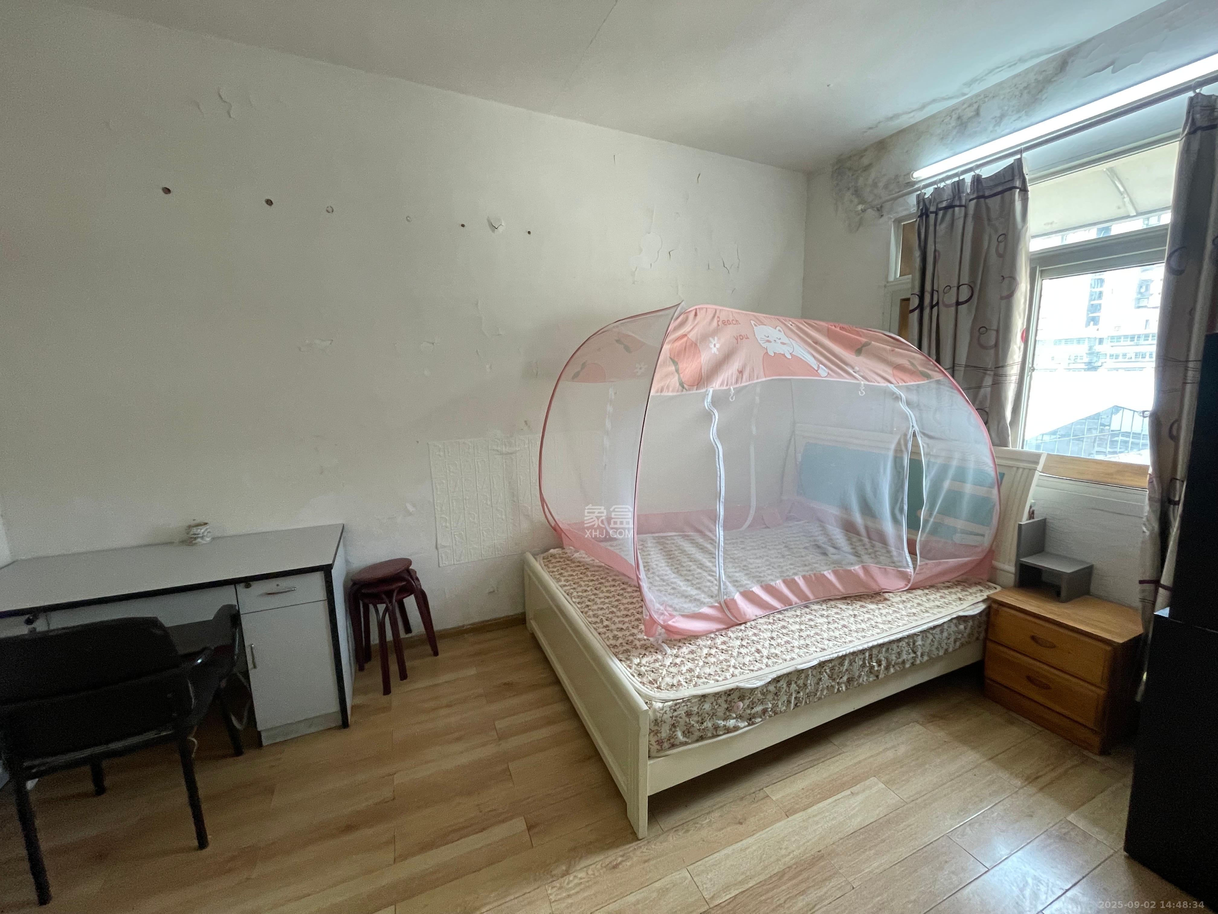 红花坡社区  2室1厅1卫    1000.0元/月 红花坡社区  2室1厅1卫    1000.0元/月室内图