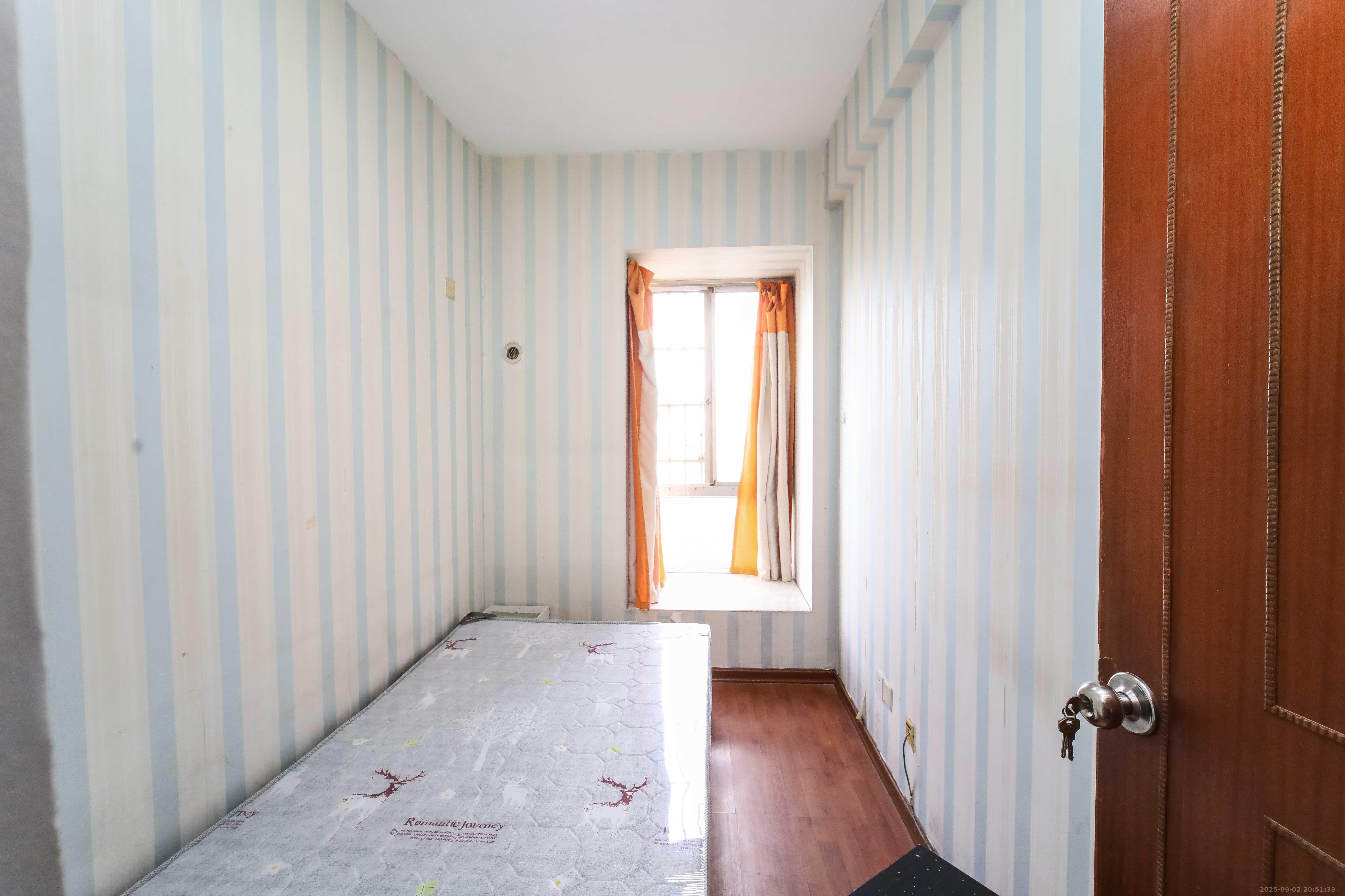 雄踞都市东家  2室2厅1卫    49.0万 雄踞都市东家  2室2厅1卫    49.0万卧室