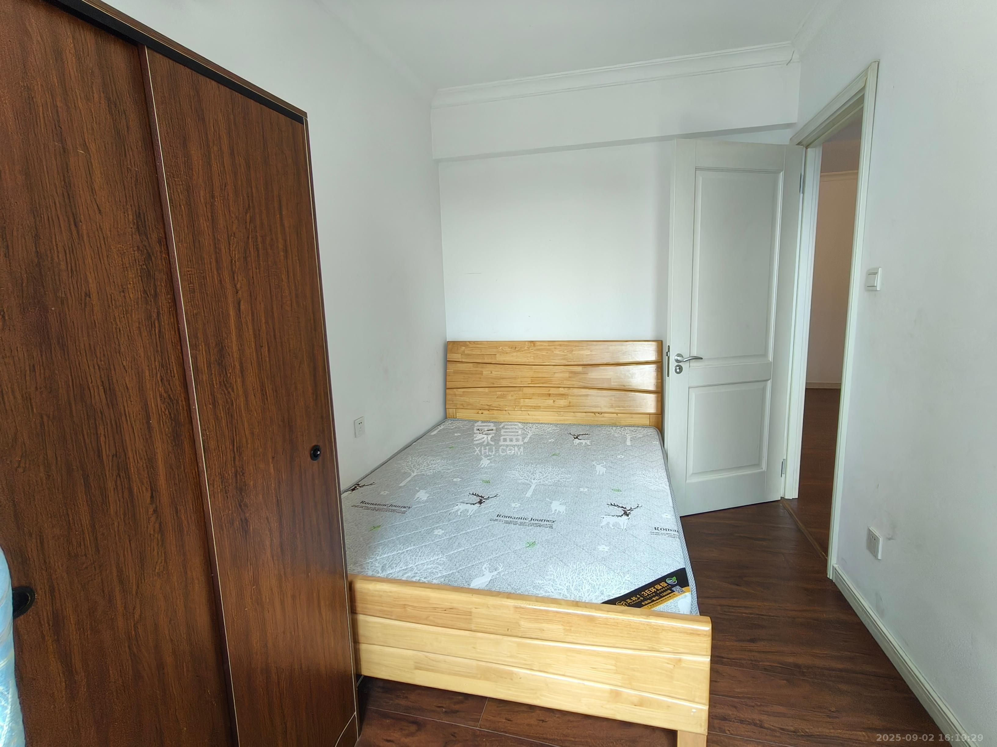 万科魅力之城锋镜里 3室2厅1卫 2200.0元/月 万科魅力之城锋镜里 3室2厅1卫 2200.0元/月室内图