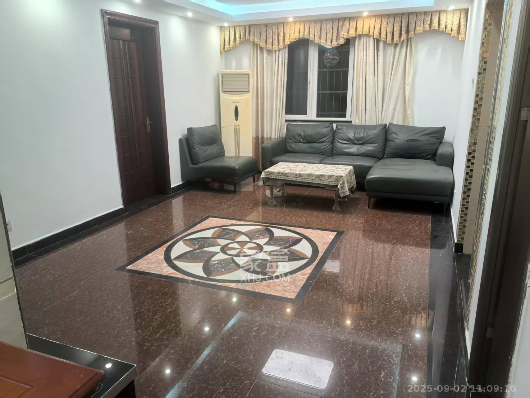 凤凰苑 2室2厅1卫 2600.0元/月 凤凰苑 2室2厅1卫 2600.0元/月室内图