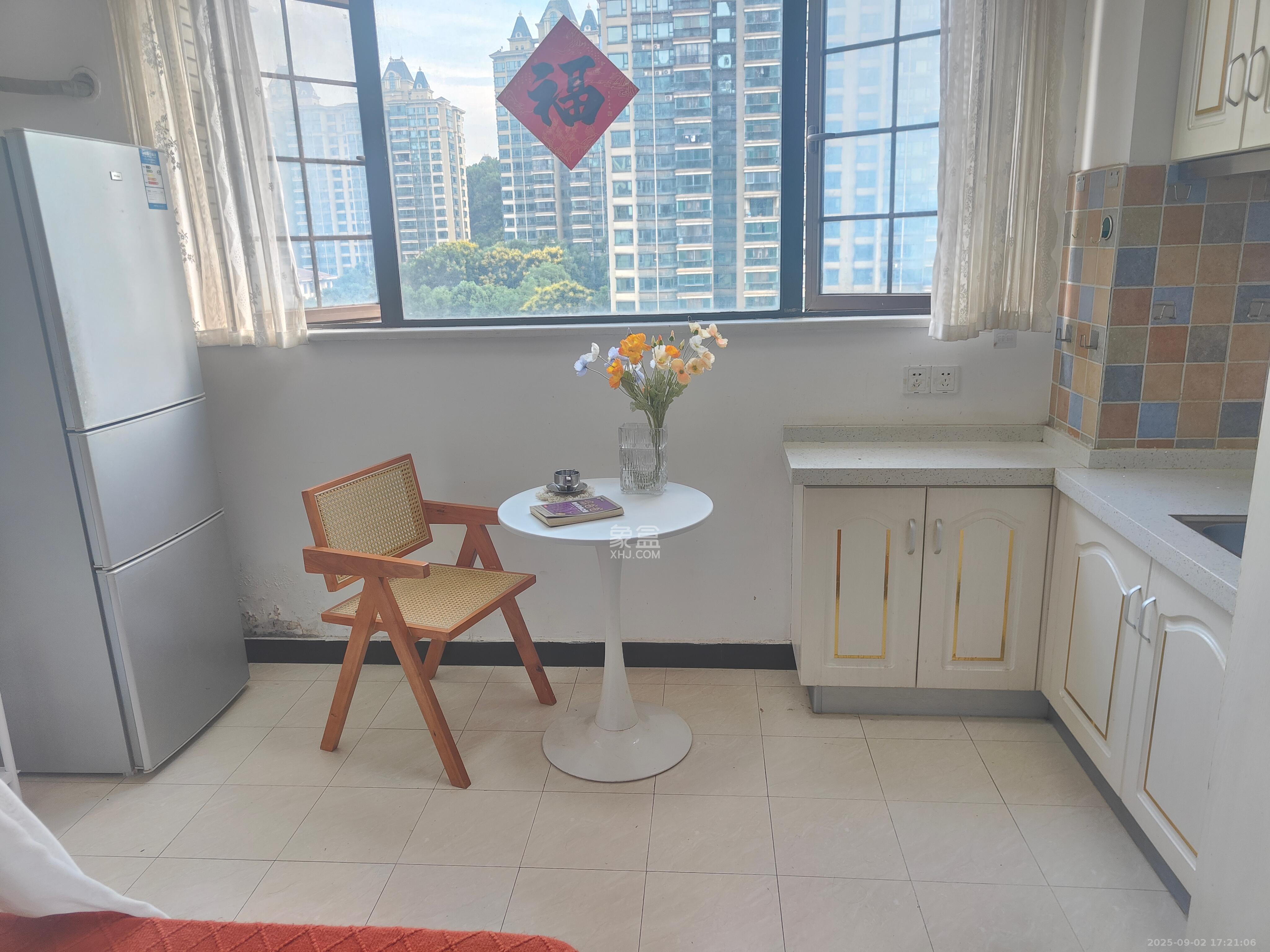 宏聚地中海  1室1厅1卫    1450.0元/月 宏聚地中海  1室1厅1卫    1450.0元/月室内图