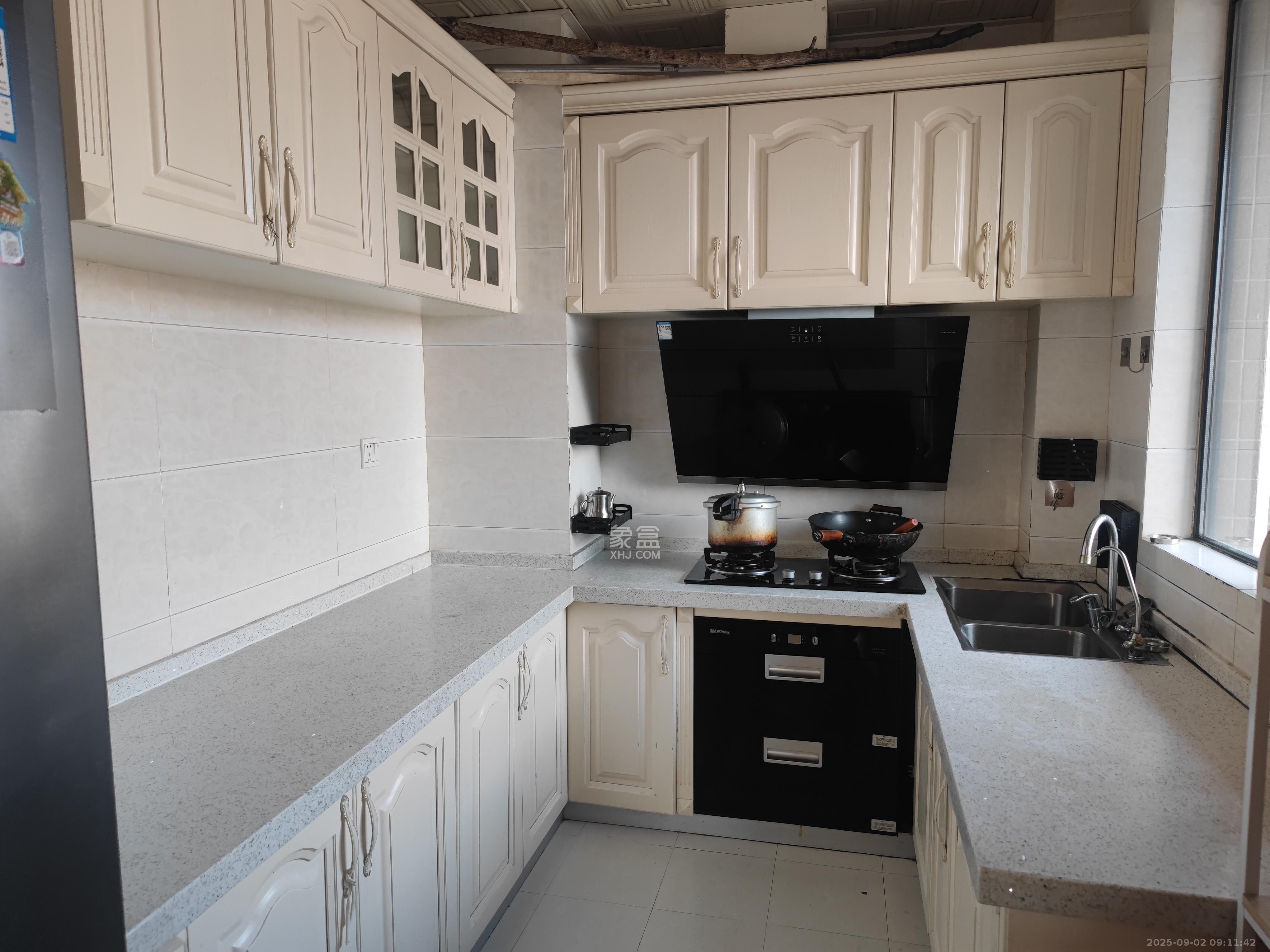 湘域熙岸  3室2厅1卫    3200.0元/月 湘域熙岸  3室2厅1卫    3200.0元/月室内图