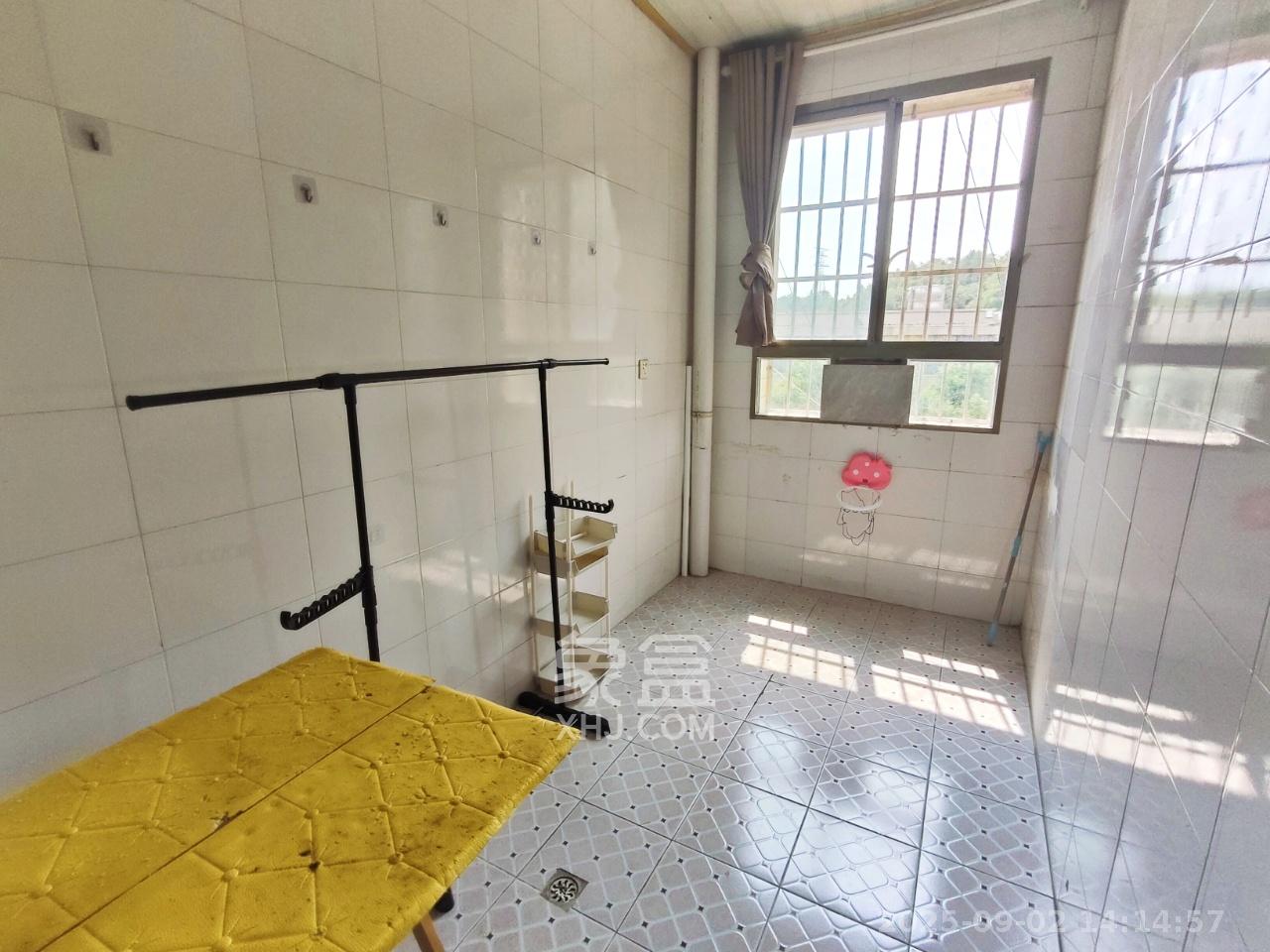 青山商贸住宅小区（天翼公寓）  1室0厅0卫   1100.00元/月室内图