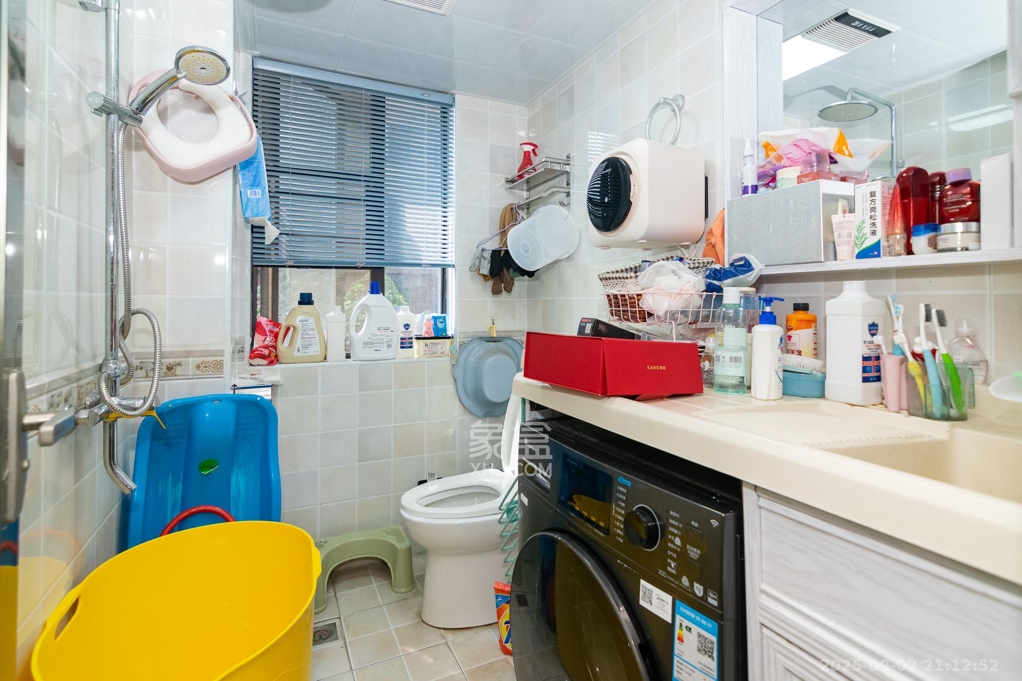 润和长郡(润和紫郡二三期) 3室2厅2卫 72.0万 润和长郡(润和紫郡二三期) 3室2厅2卫 72.0万卫生间