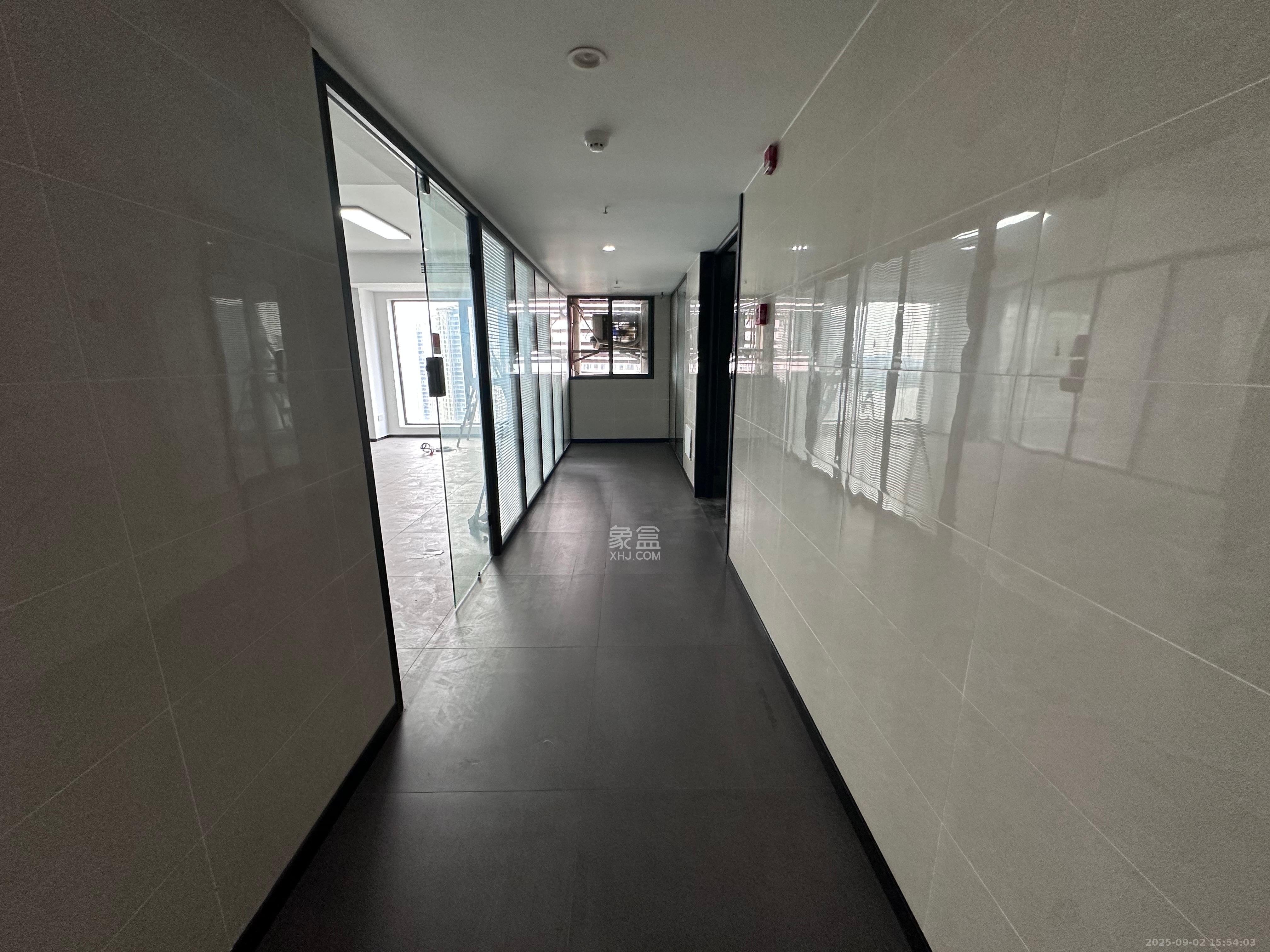 卓越江岸  1室0厅0卫    6000.0元/月 卓越江岸  1室0厅0卫    6000.0元/月室内图