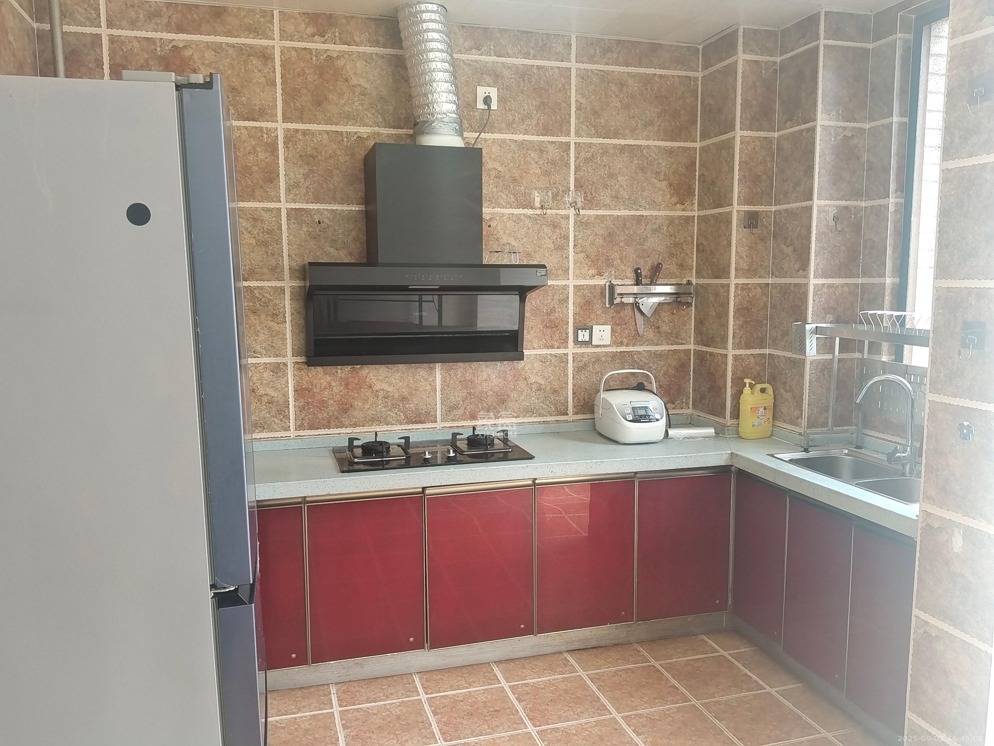 鑫远熙山  3室2厅1卫    2500.0元/月室内图