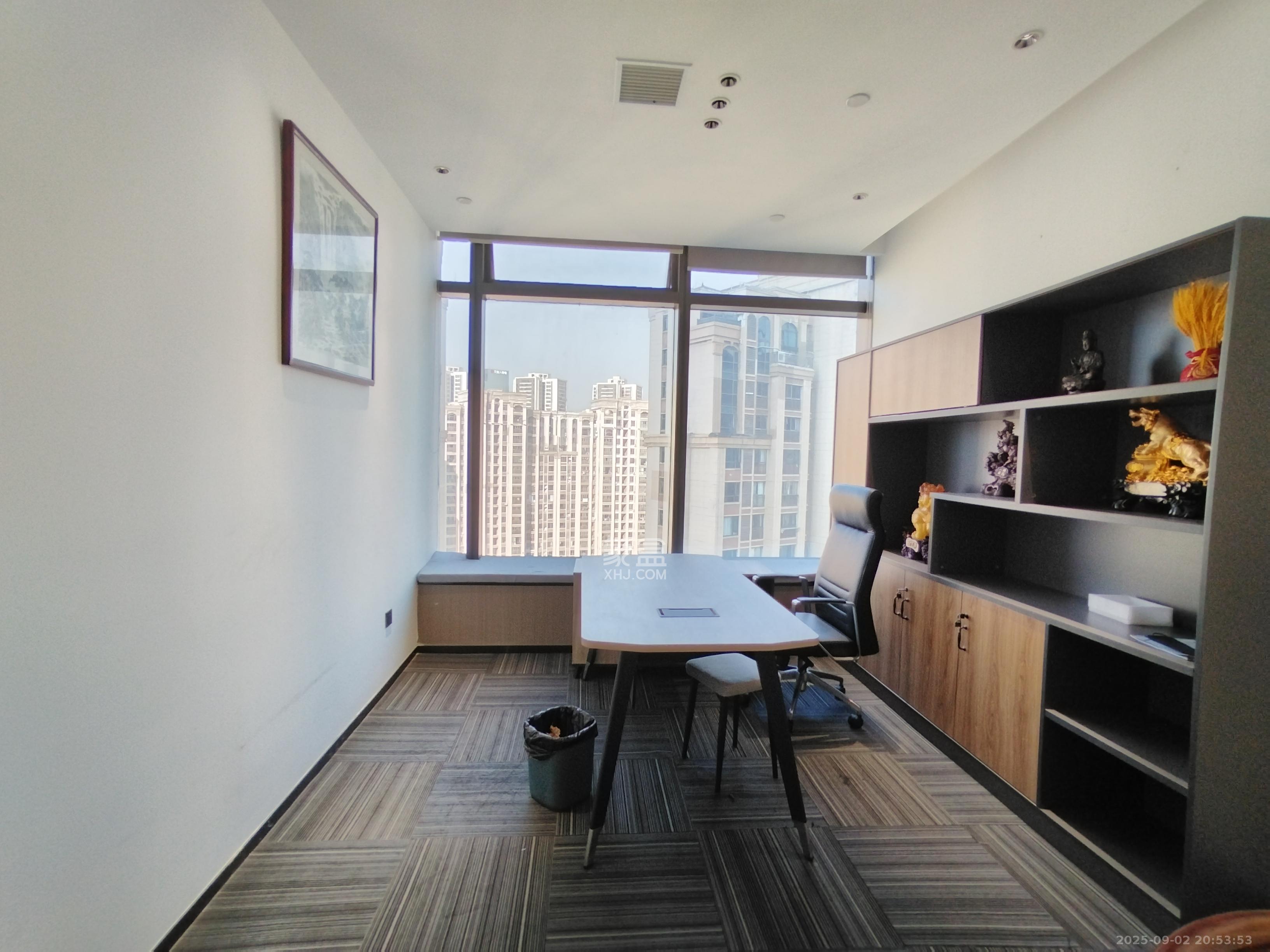 世茂铂曼 5室2厅1卫 10000.0元/月 世茂铂曼 5室2厅1卫 10000.0元/月室内图